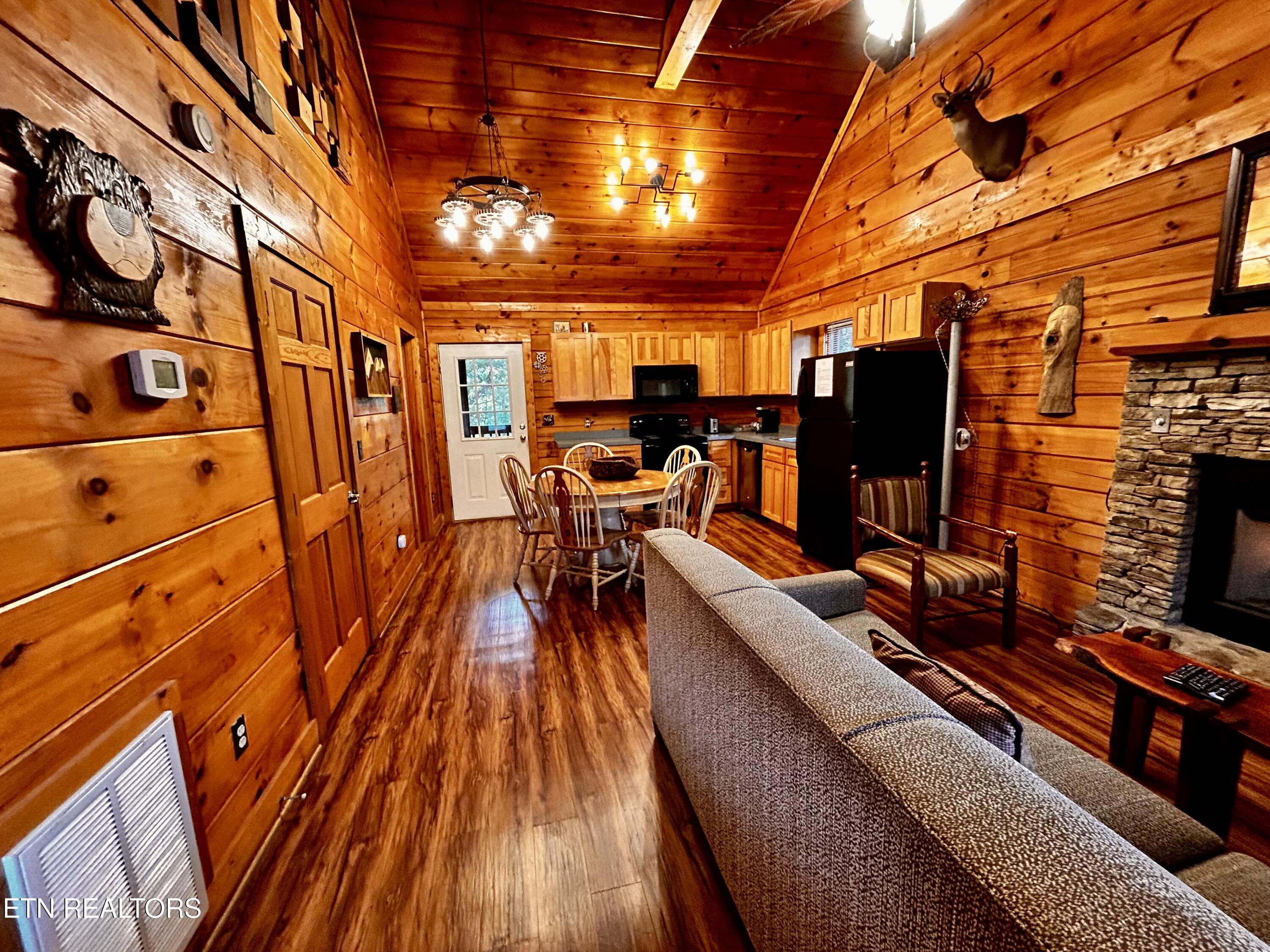 515 Chickasaw Gap Way Pigeon Forge TN 37863
