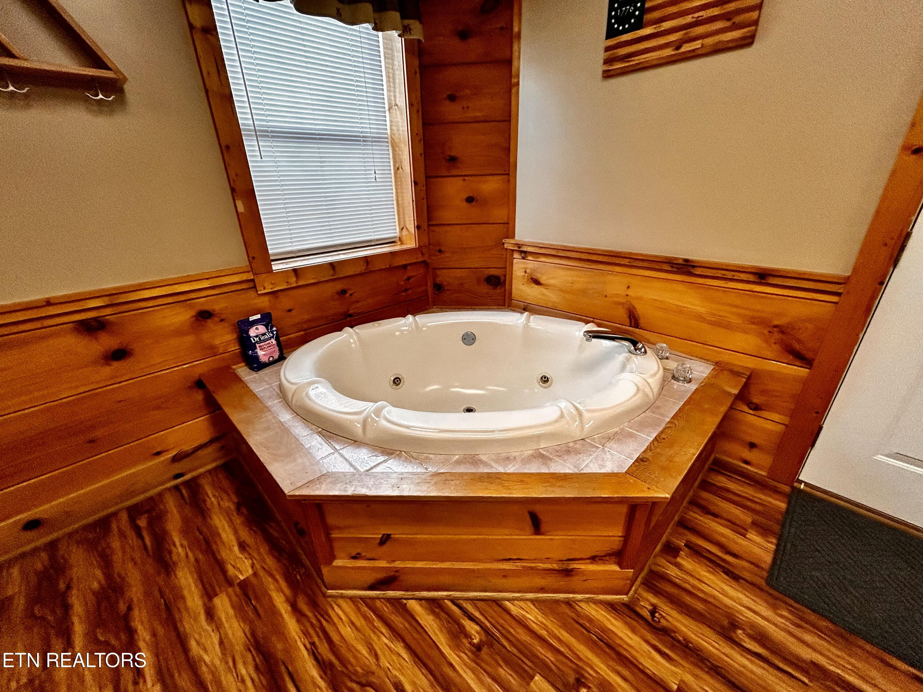 515 Chickasaw Gap Way Pigeon Forge TN 37863