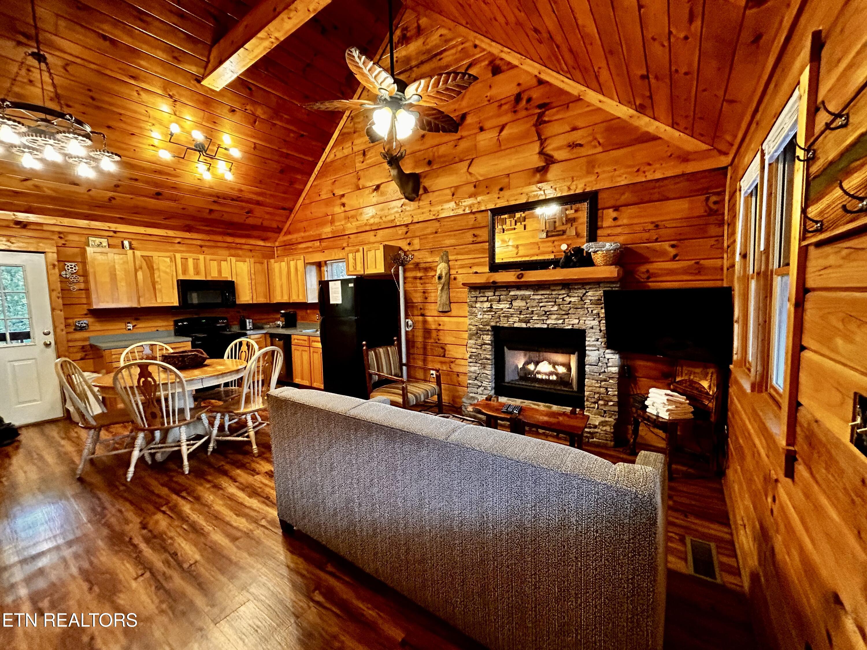 515 Chickasaw Gap Way Pigeon Forge TN 37863
