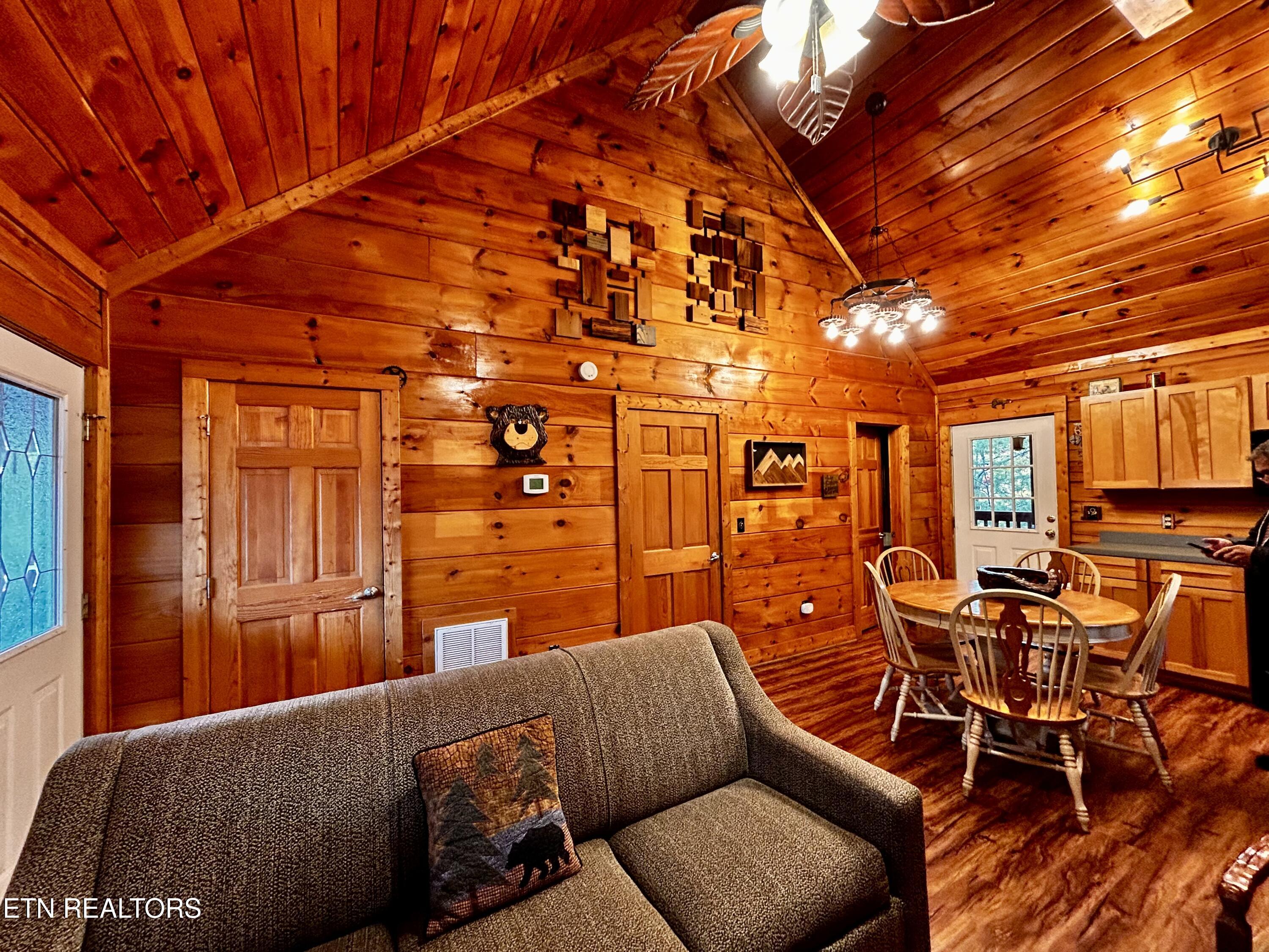 515 Chickasaw Gap Way Pigeon Forge TN 37863