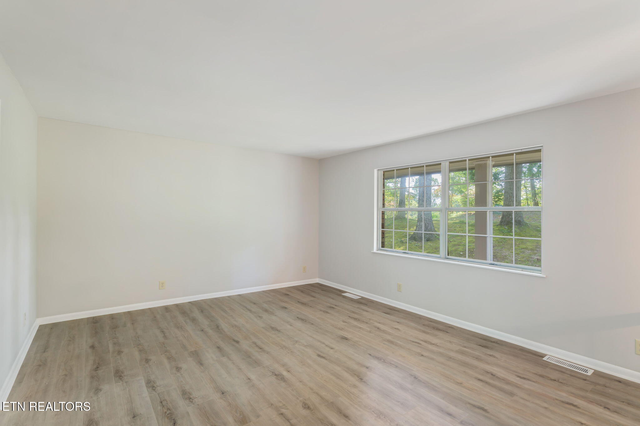 1070 W Outer Drive Oak Ridge TN 37830