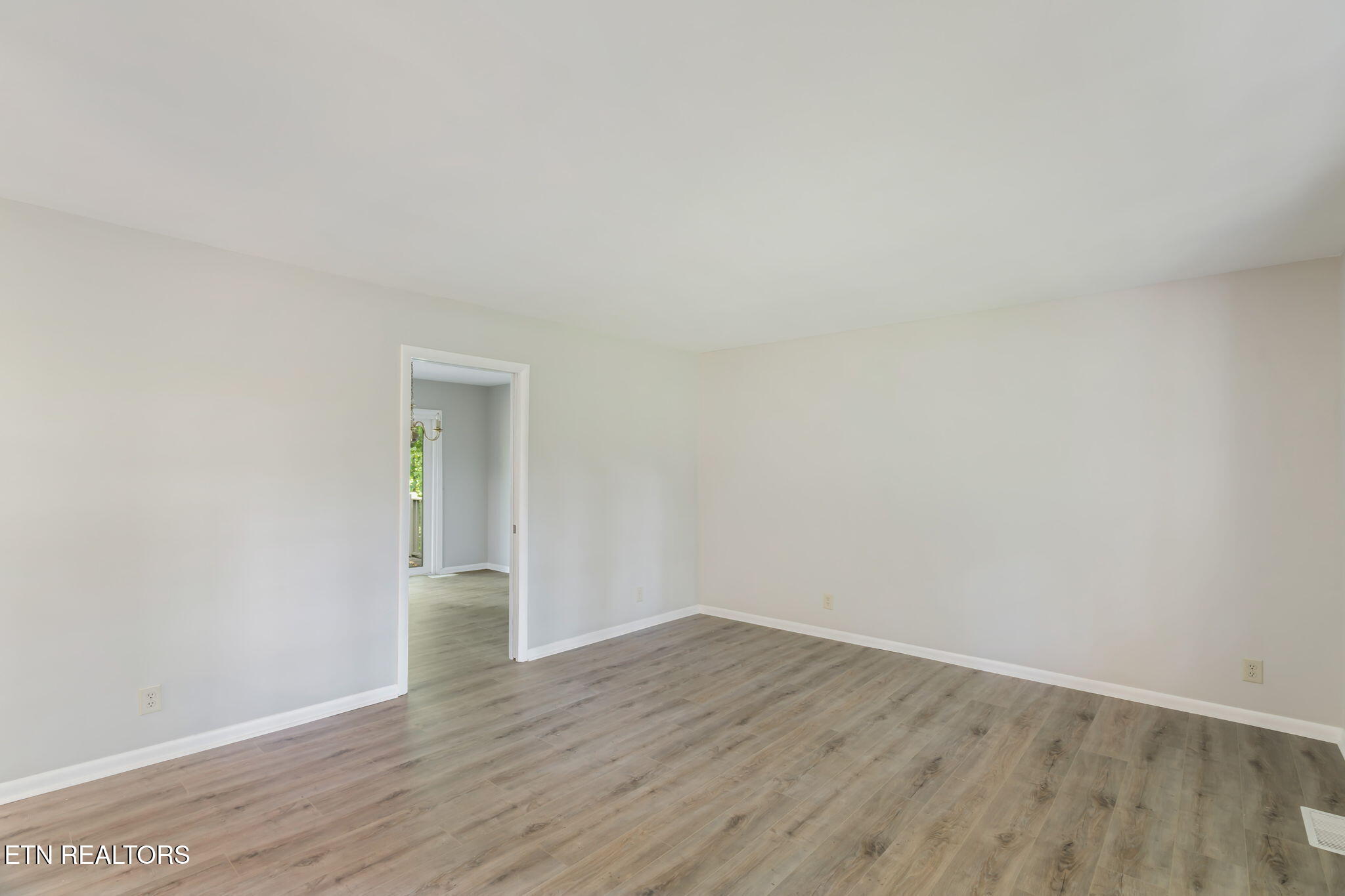 1070 W Outer Drive Oak Ridge TN 37830