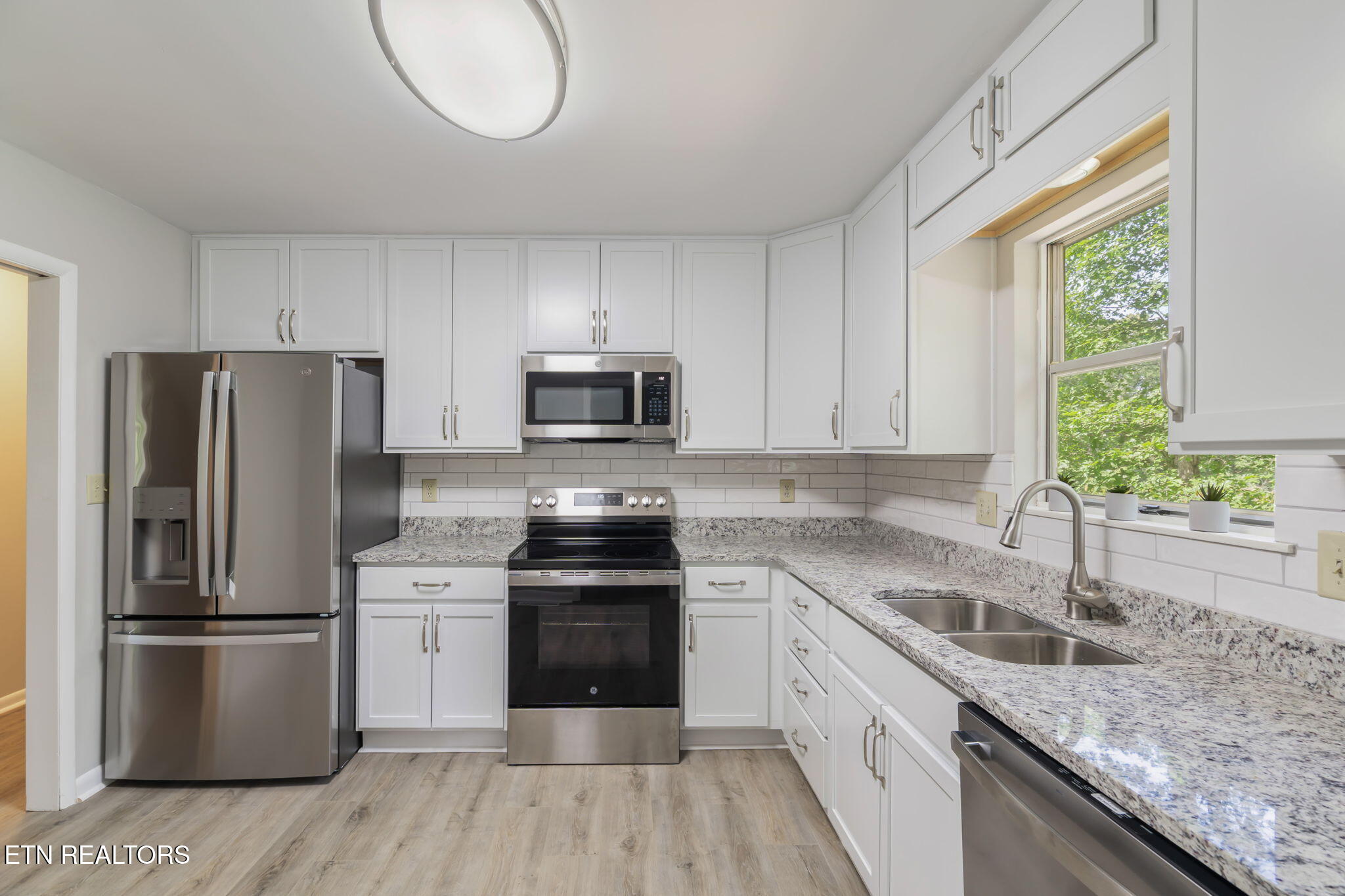 1070 W Outer Drive Oak Ridge TN 37830