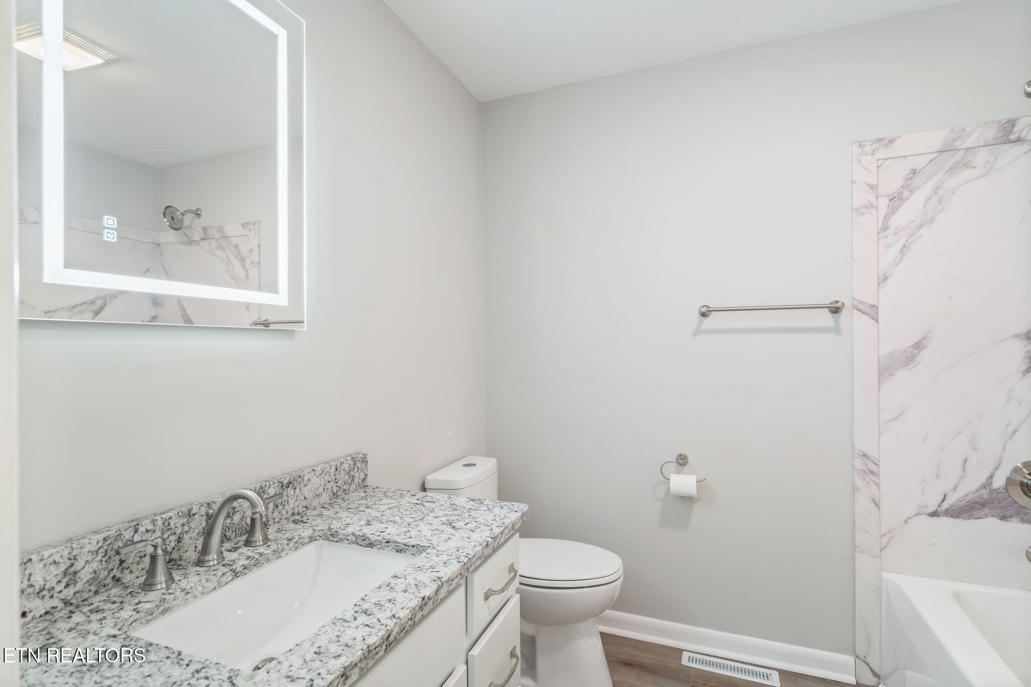 1070 W Outer Drive Oak Ridge TN 37830