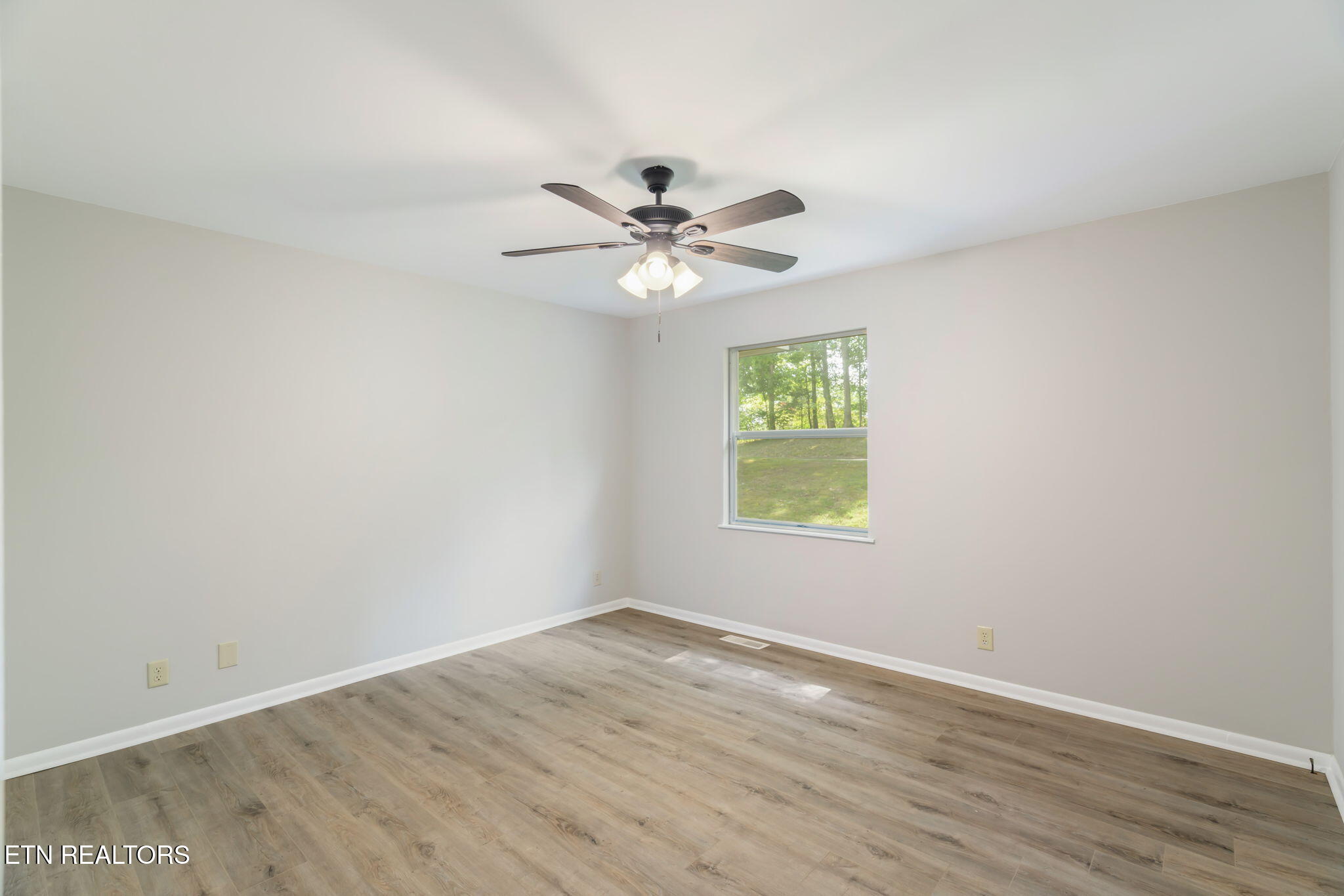 1070 W Outer Drive Oak Ridge TN 37830