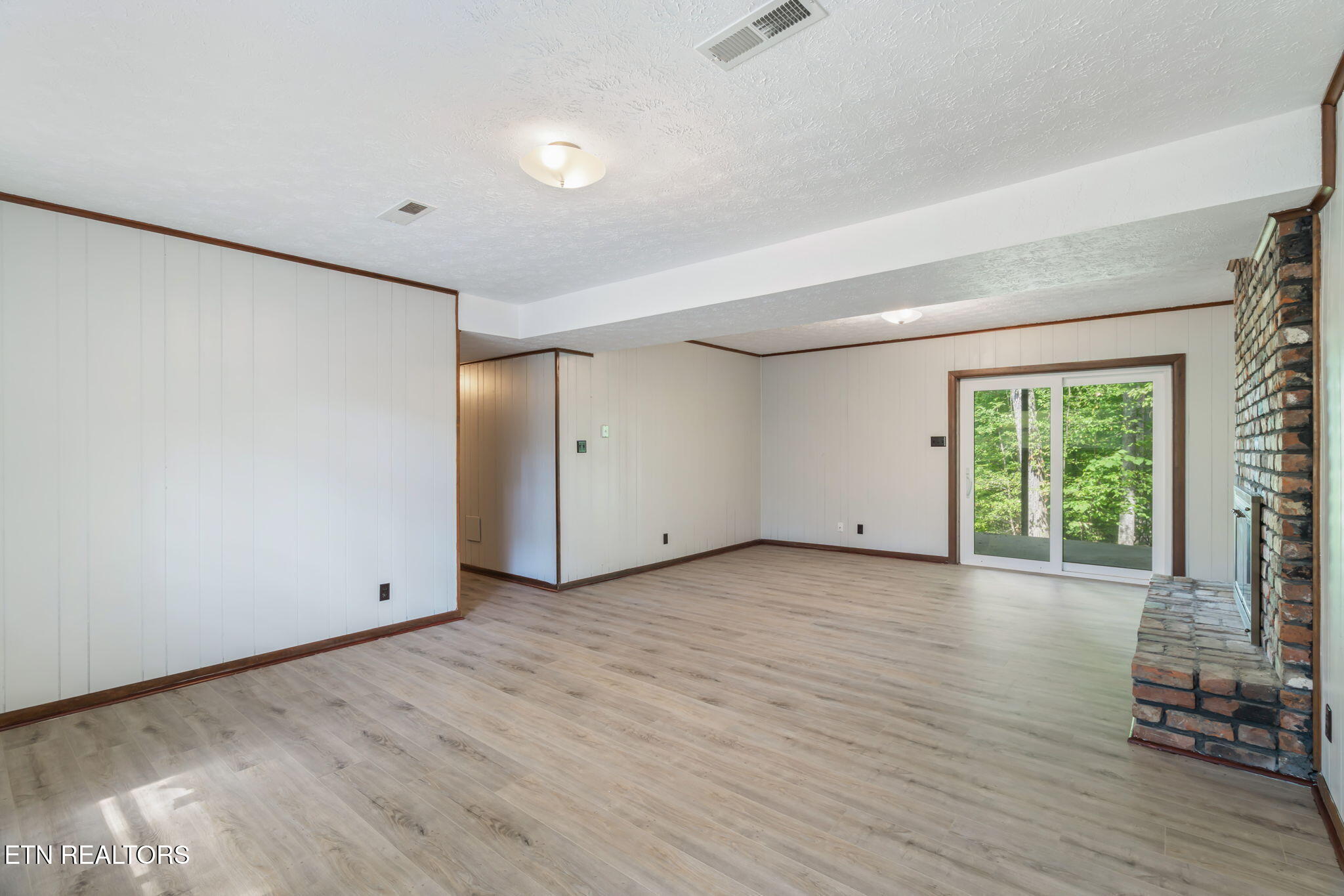 1070 W Outer Drive Oak Ridge TN 37830