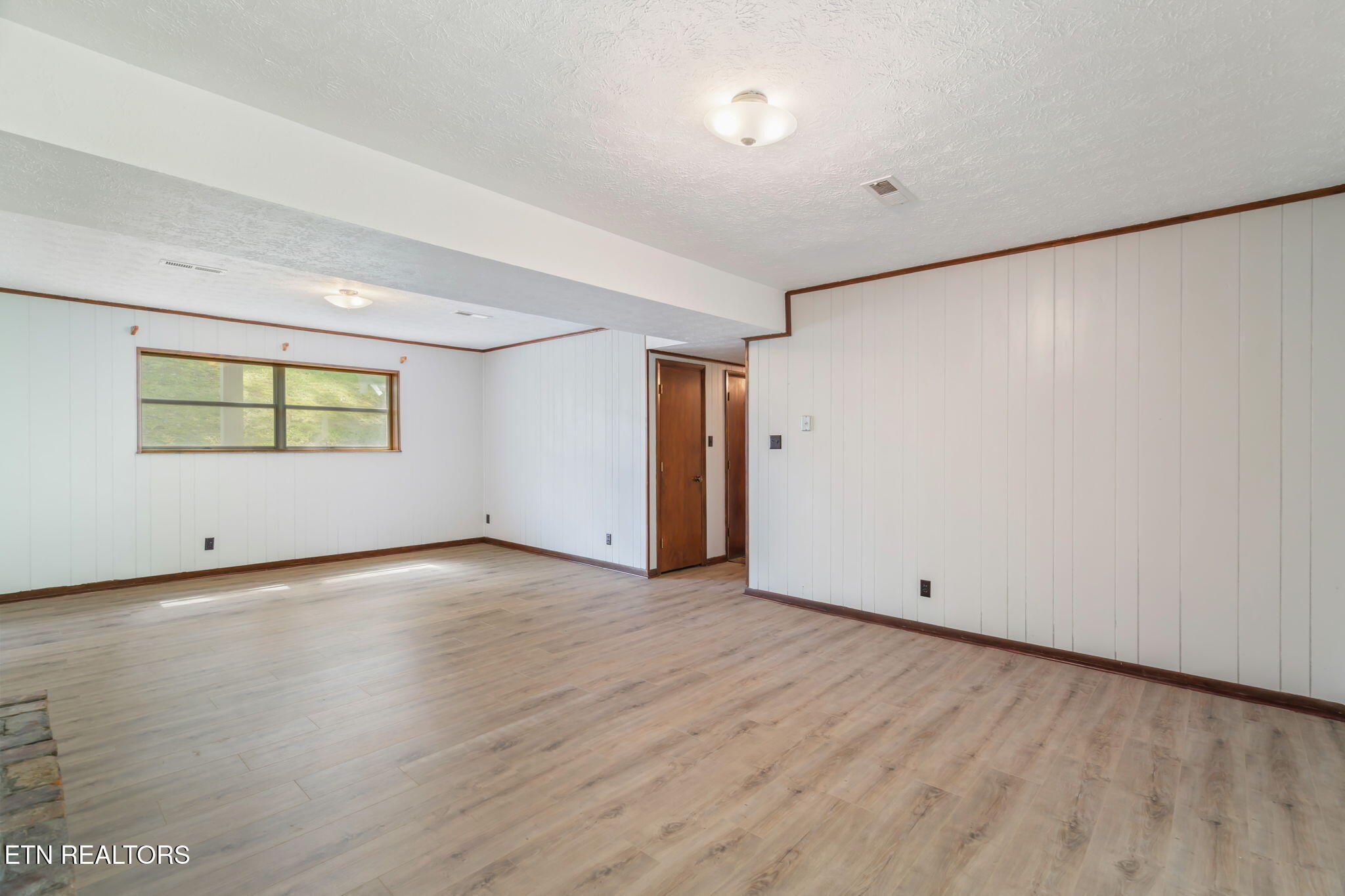 1070 W Outer Drive Oak Ridge TN 37830
