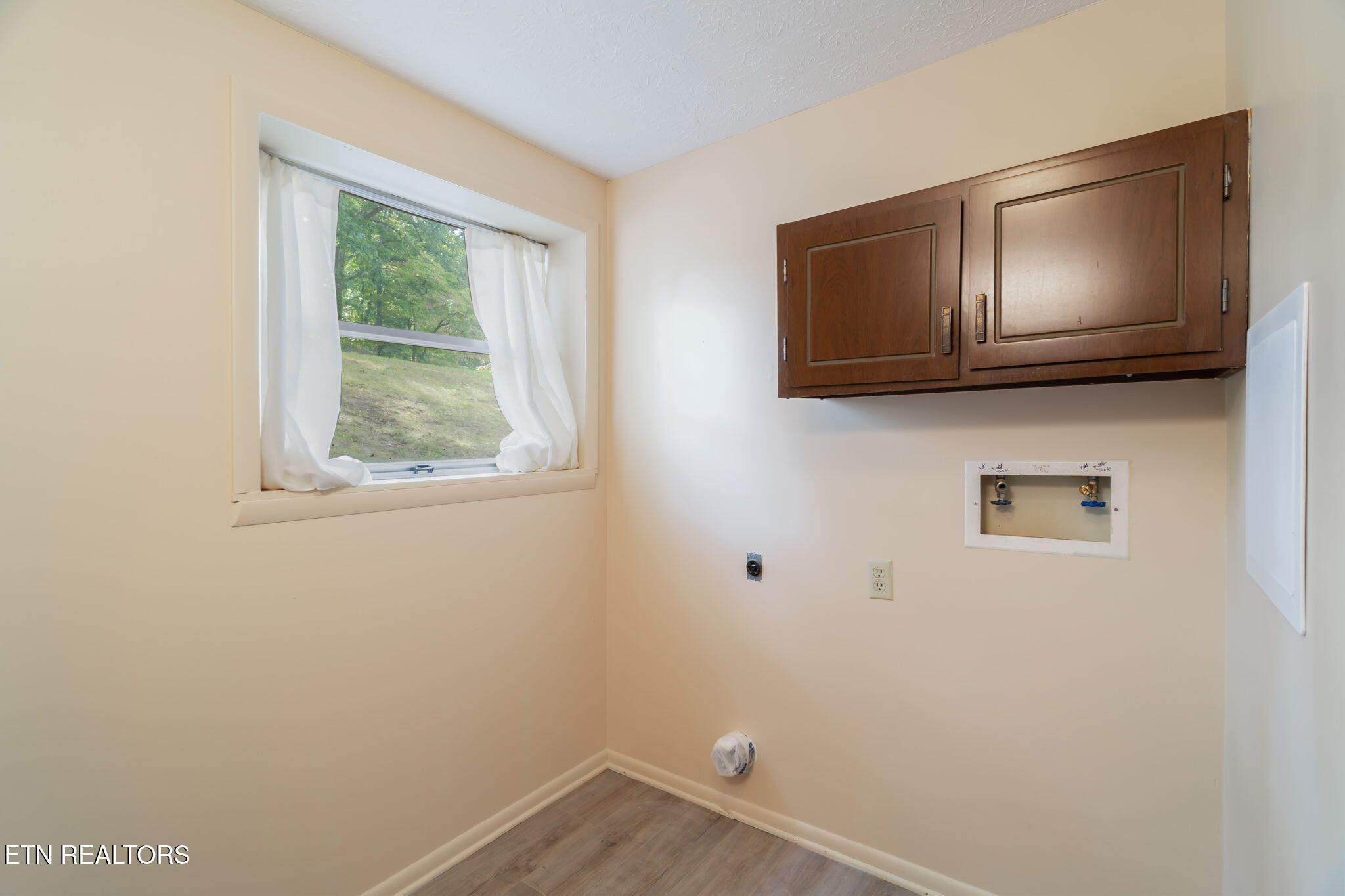 1070 W Outer Drive Oak Ridge TN 37830