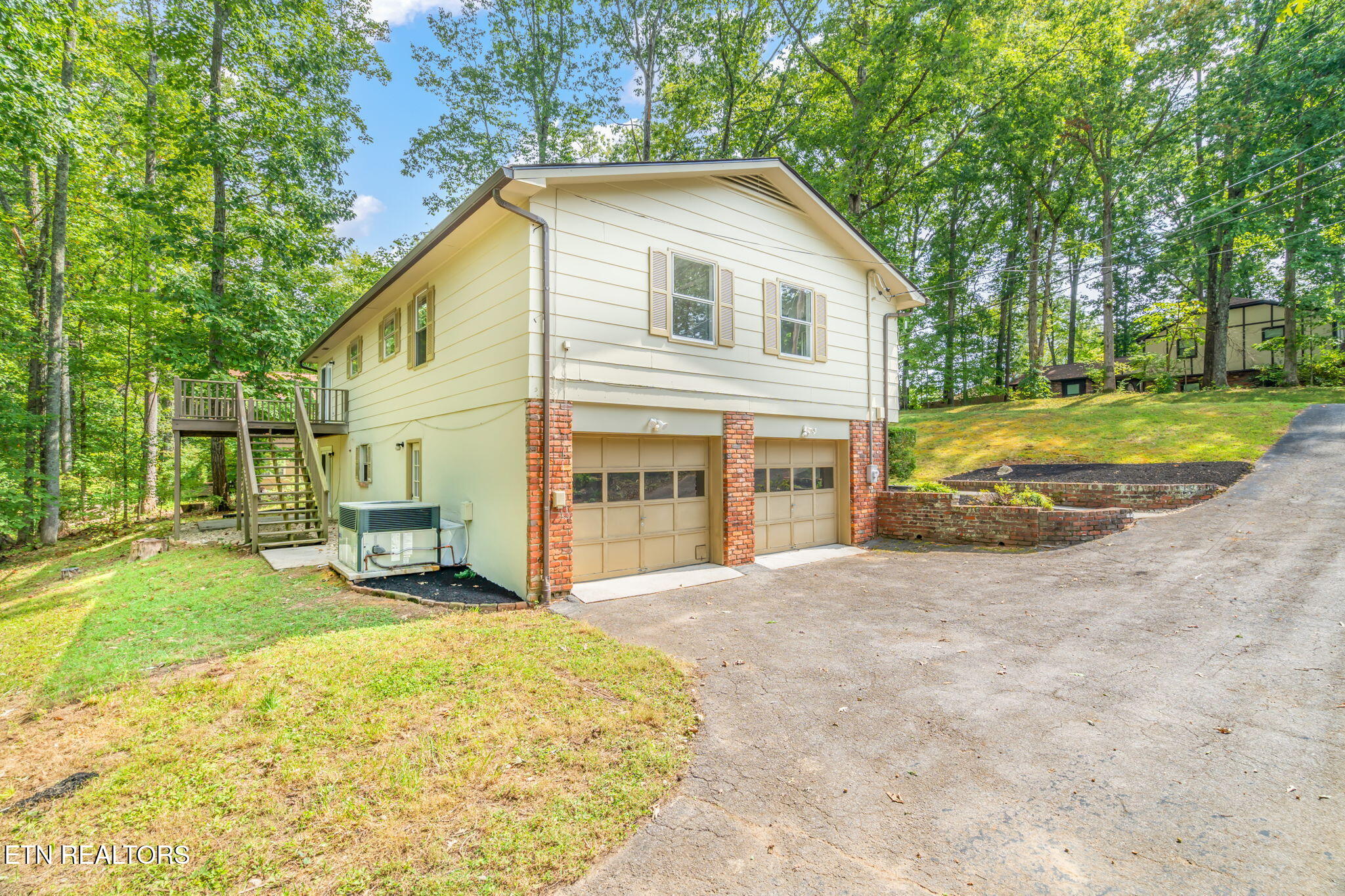 1070 W Outer Drive Oak Ridge TN 37830