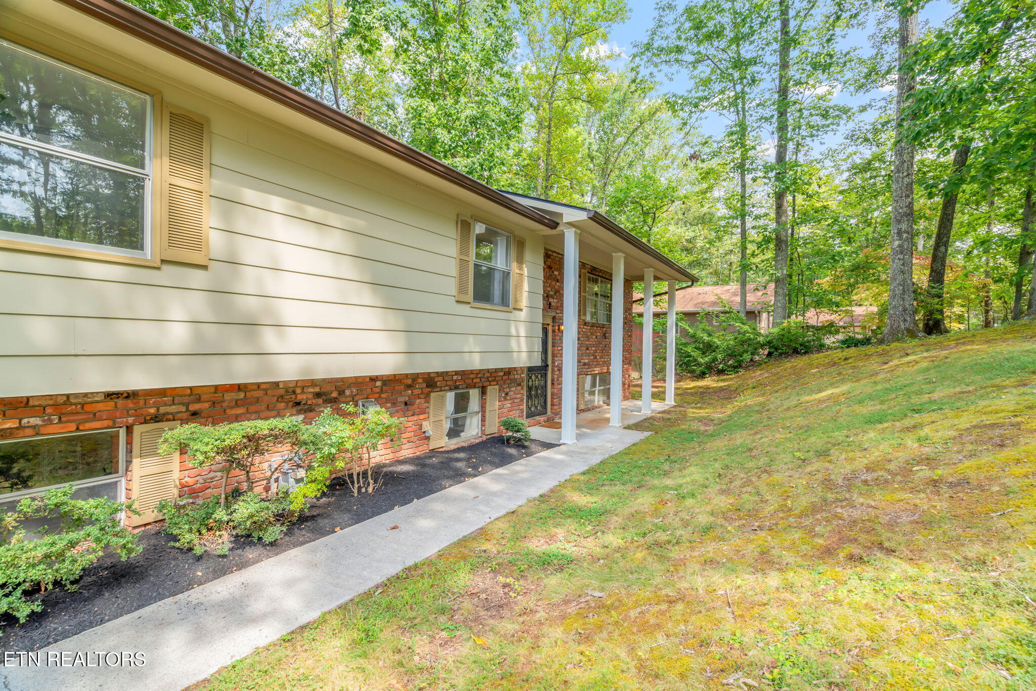 1070 W Outer Drive Oak Ridge TN 37830