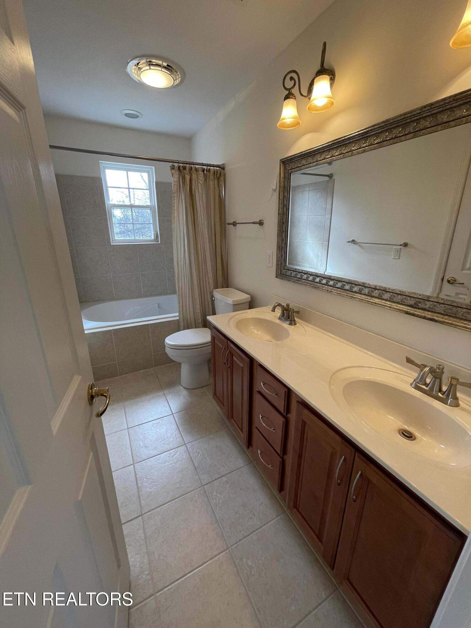 101 Willowcreek Boulevard Sweetwater TN 37874