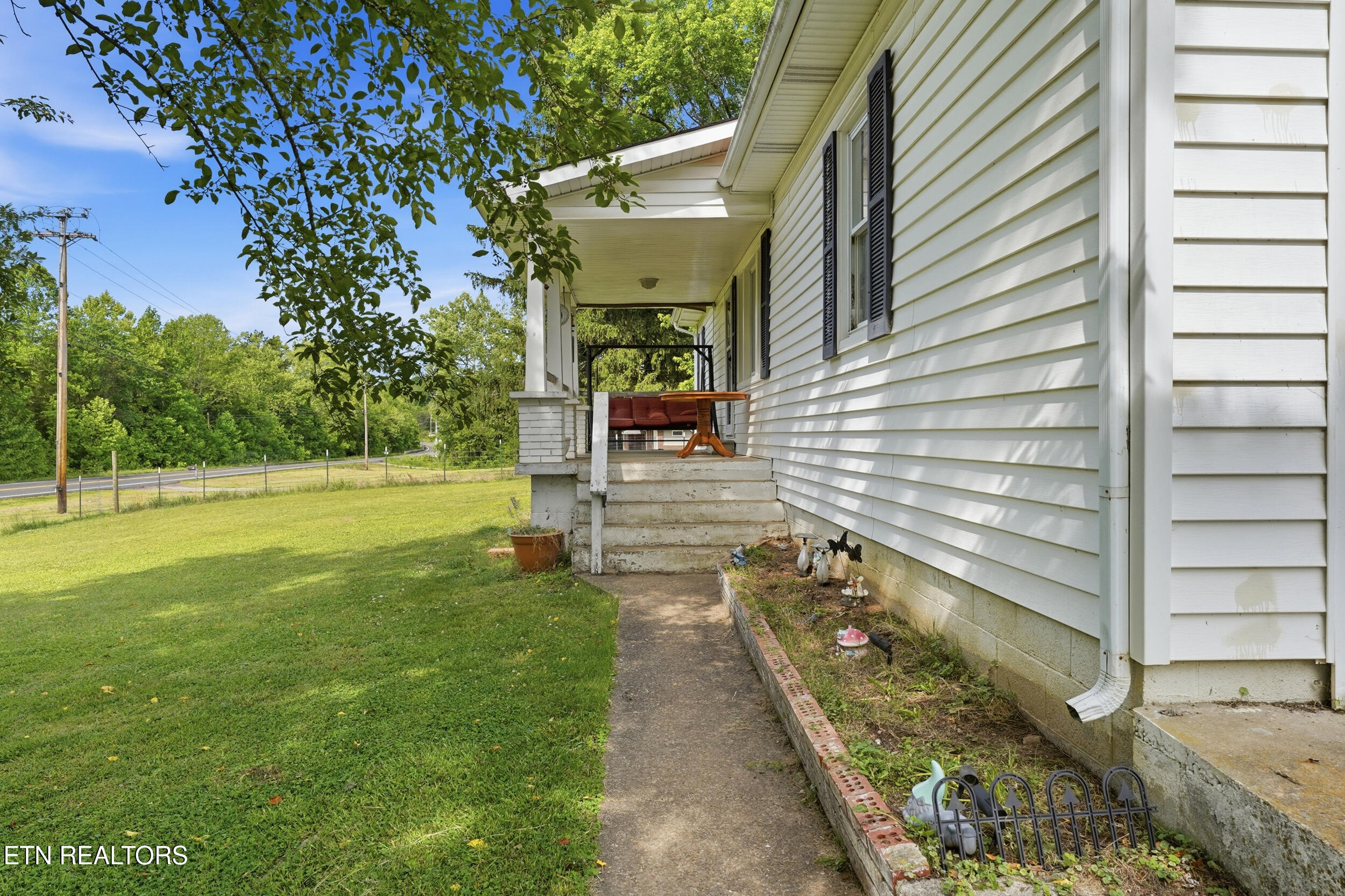 824 Oliver Springs Highway Clinton TN 37716