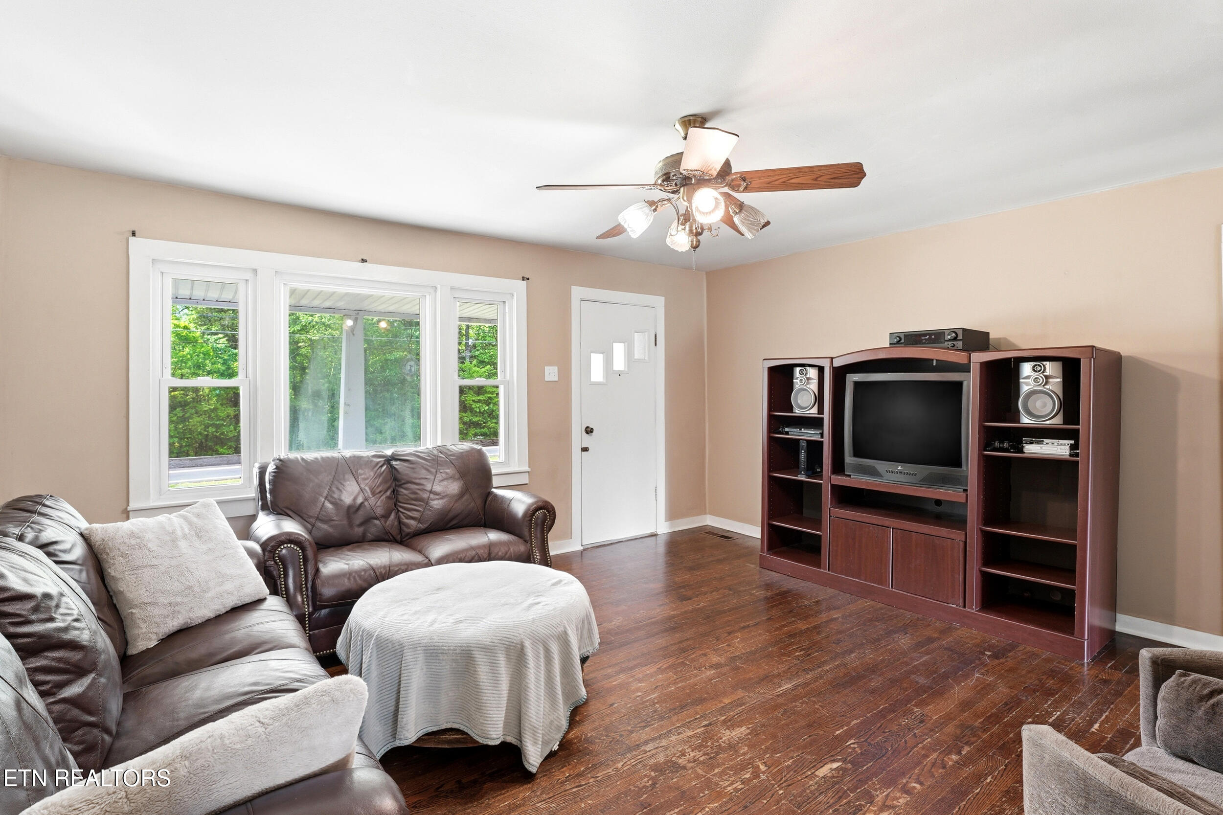 824 Oliver Springs Highway Clinton TN 37716