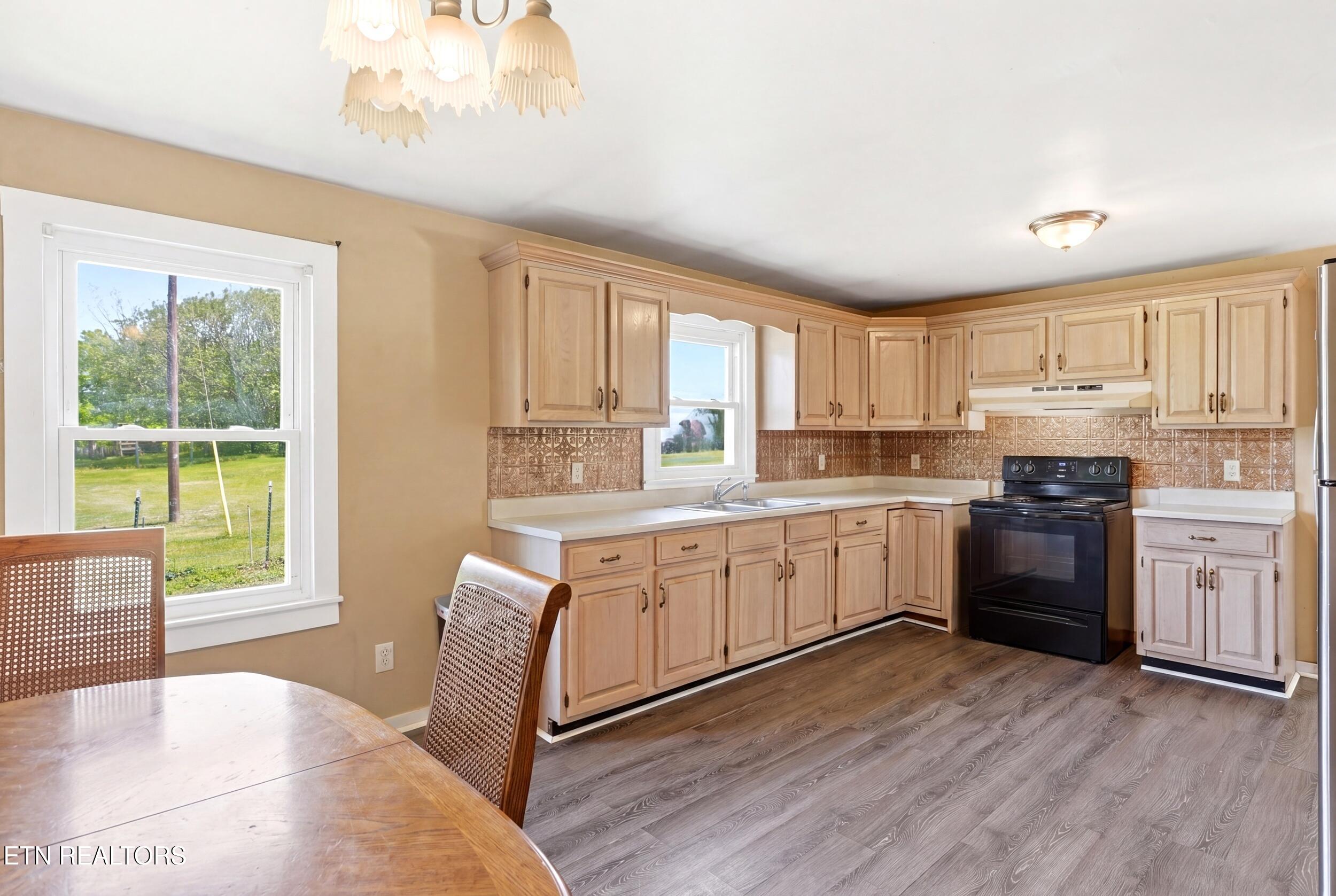 824 Oliver Springs Highway Clinton TN 37716
