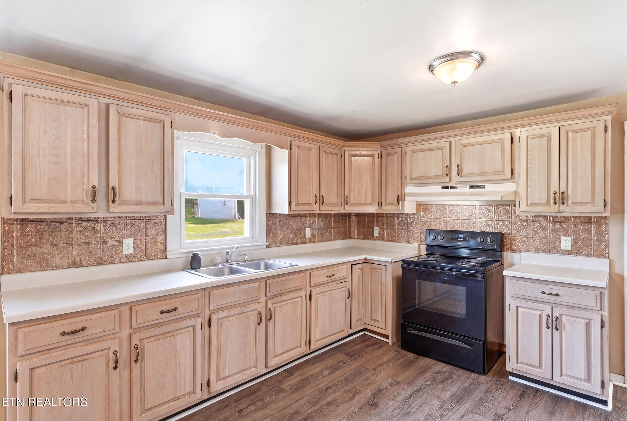 824 Oliver Springs Highway Clinton TN 37716