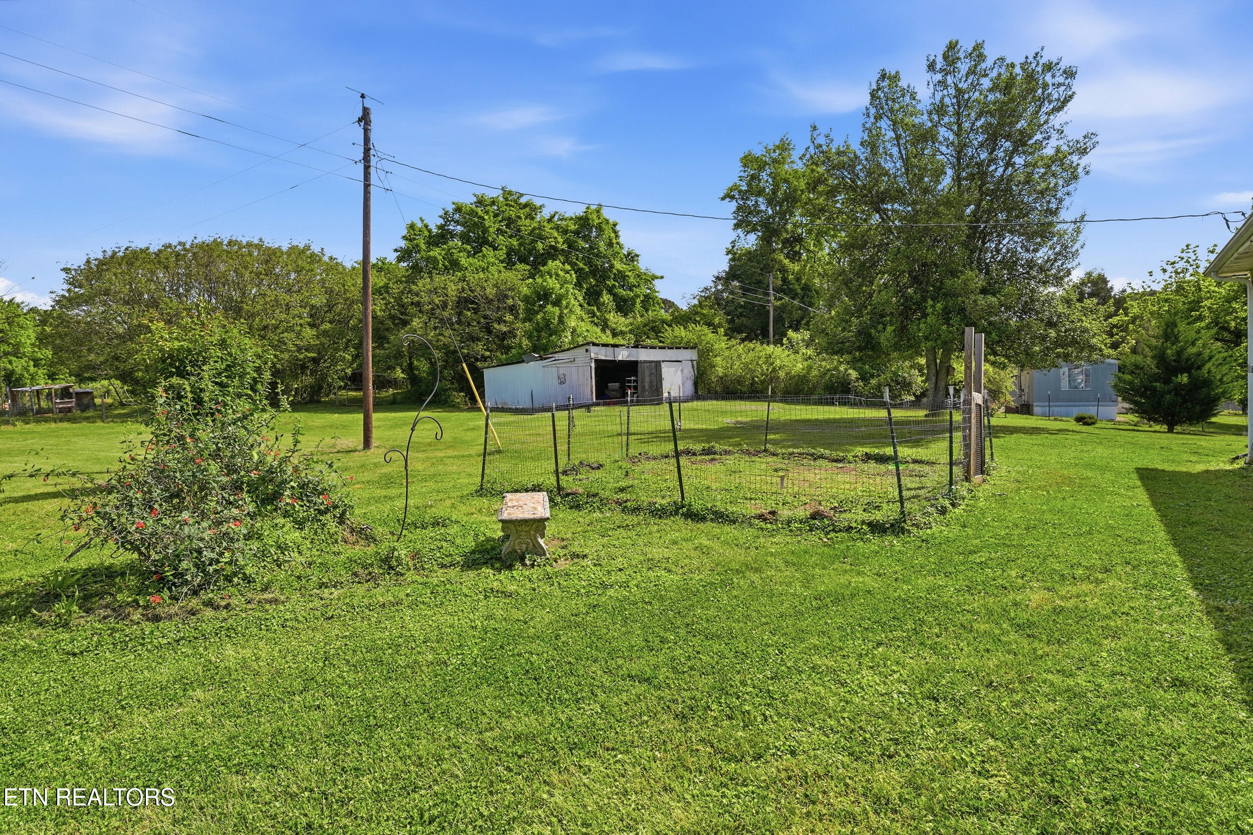 824 Oliver Springs Highway Clinton TN 37716