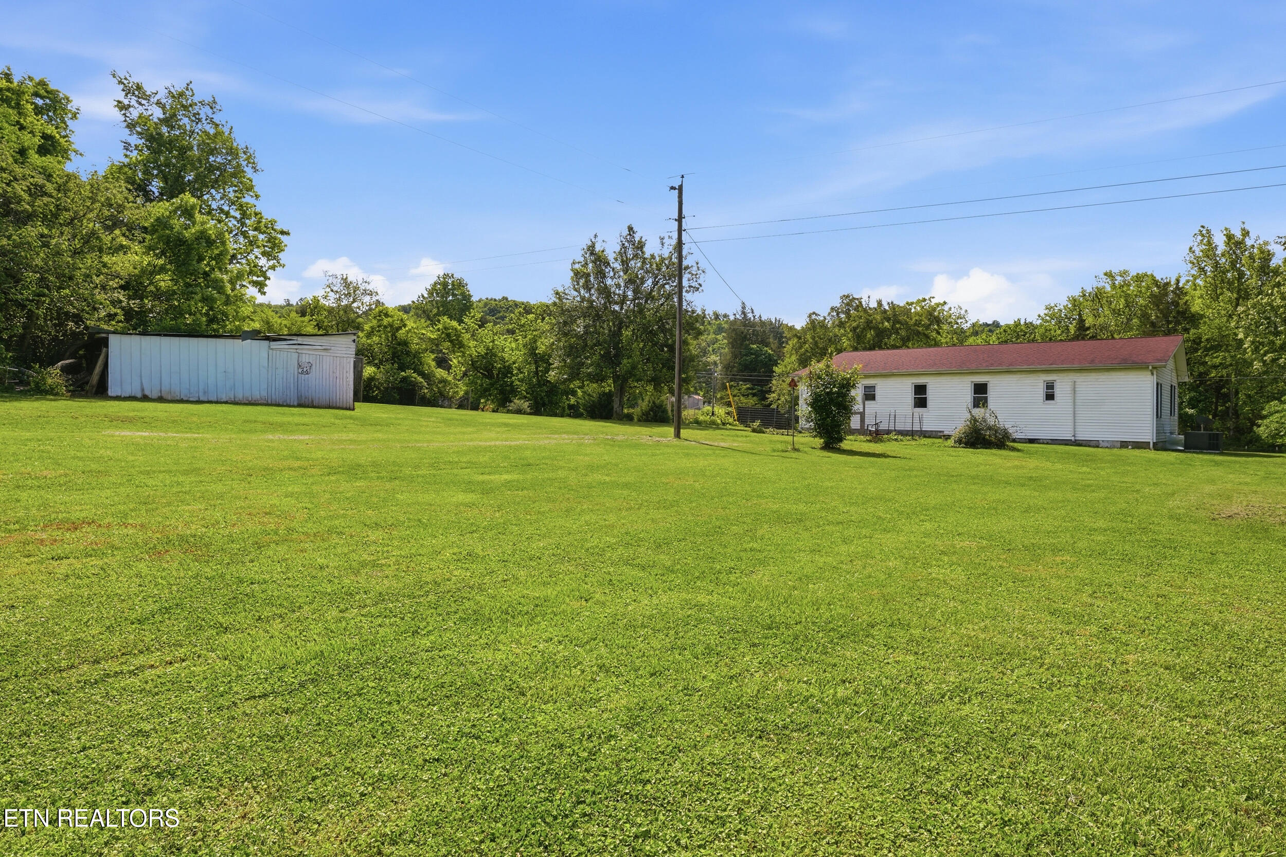 824 Oliver Springs Highway Clinton TN 37716