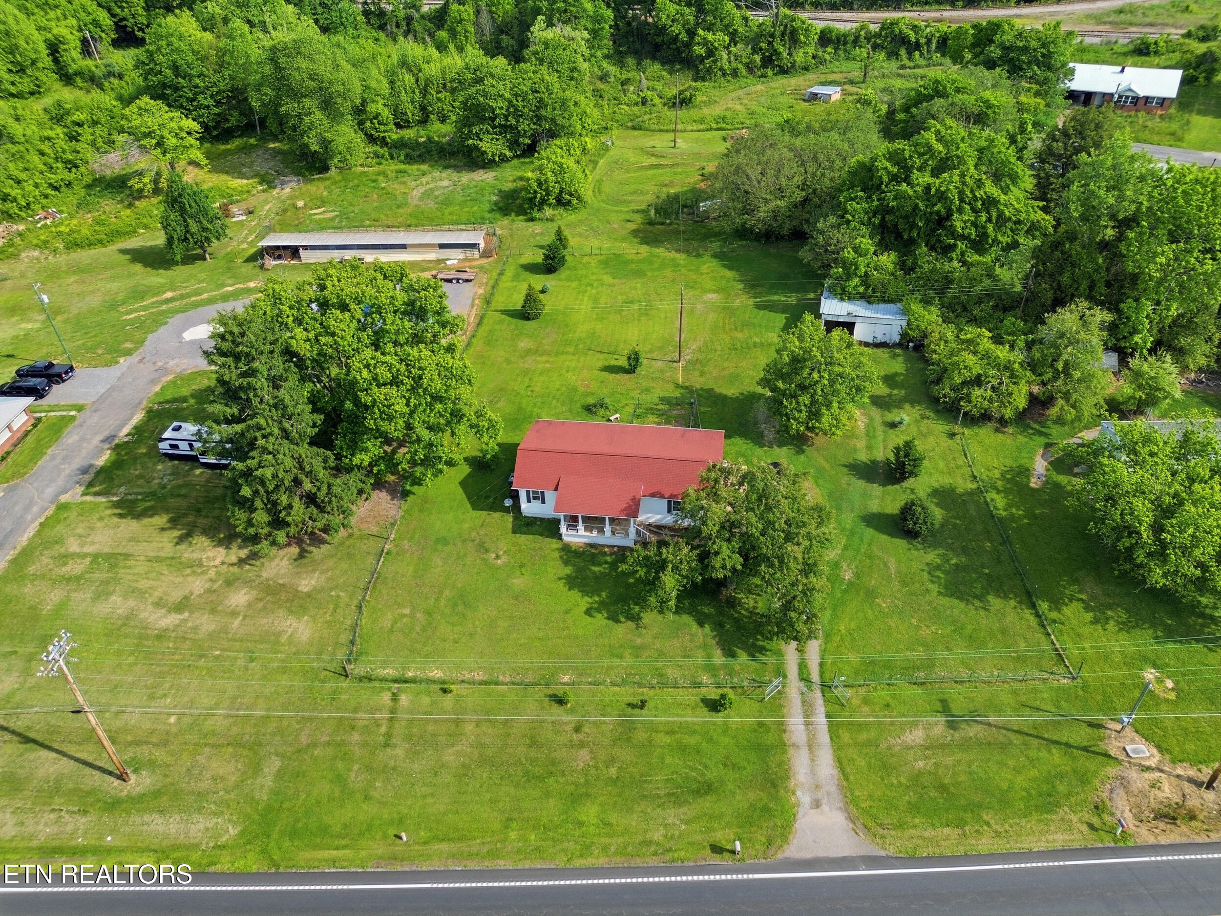 824 Oliver Springs Highway Clinton TN 37716