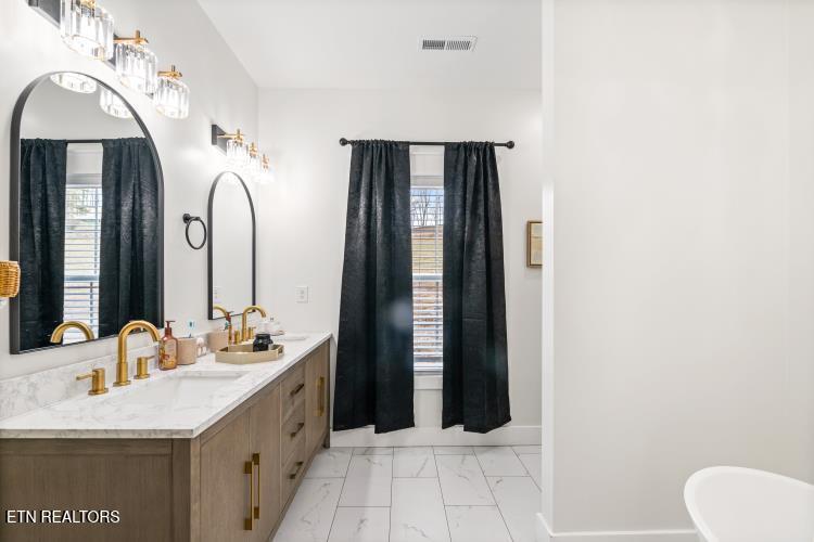 170 Wolf Hollow Lane Jacksboro TN 37757