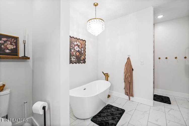 170 Wolf Hollow Lane Jacksboro TN 37757