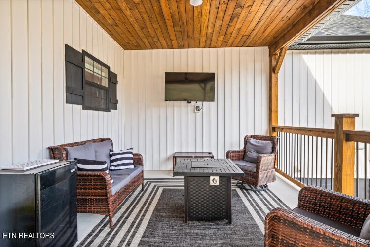 170 Wolf Hollow Lane Jacksboro TN 37757