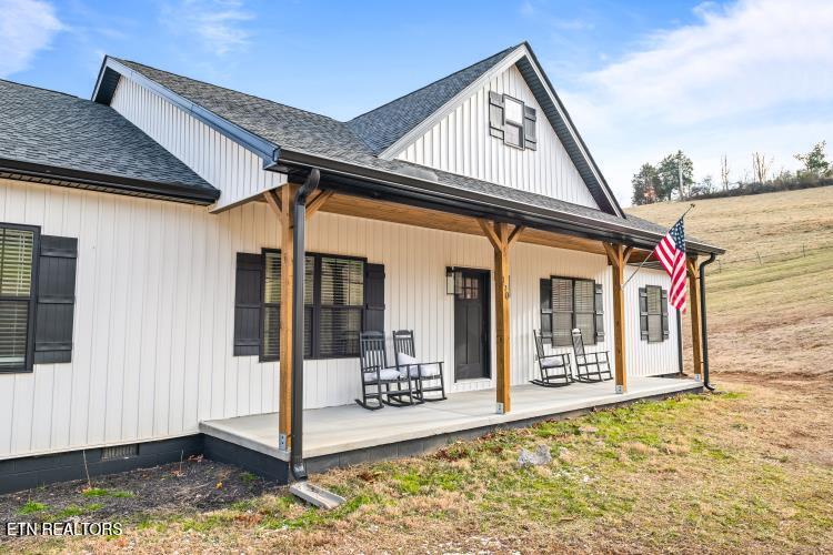 170 Wolf Hollow Lane Jacksboro TN 37757