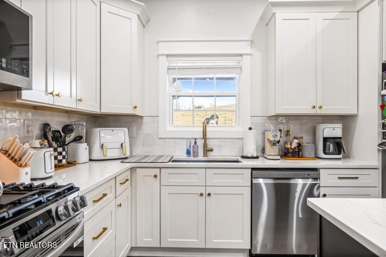 170 Wolf Hollow Lane Jacksboro TN 37757