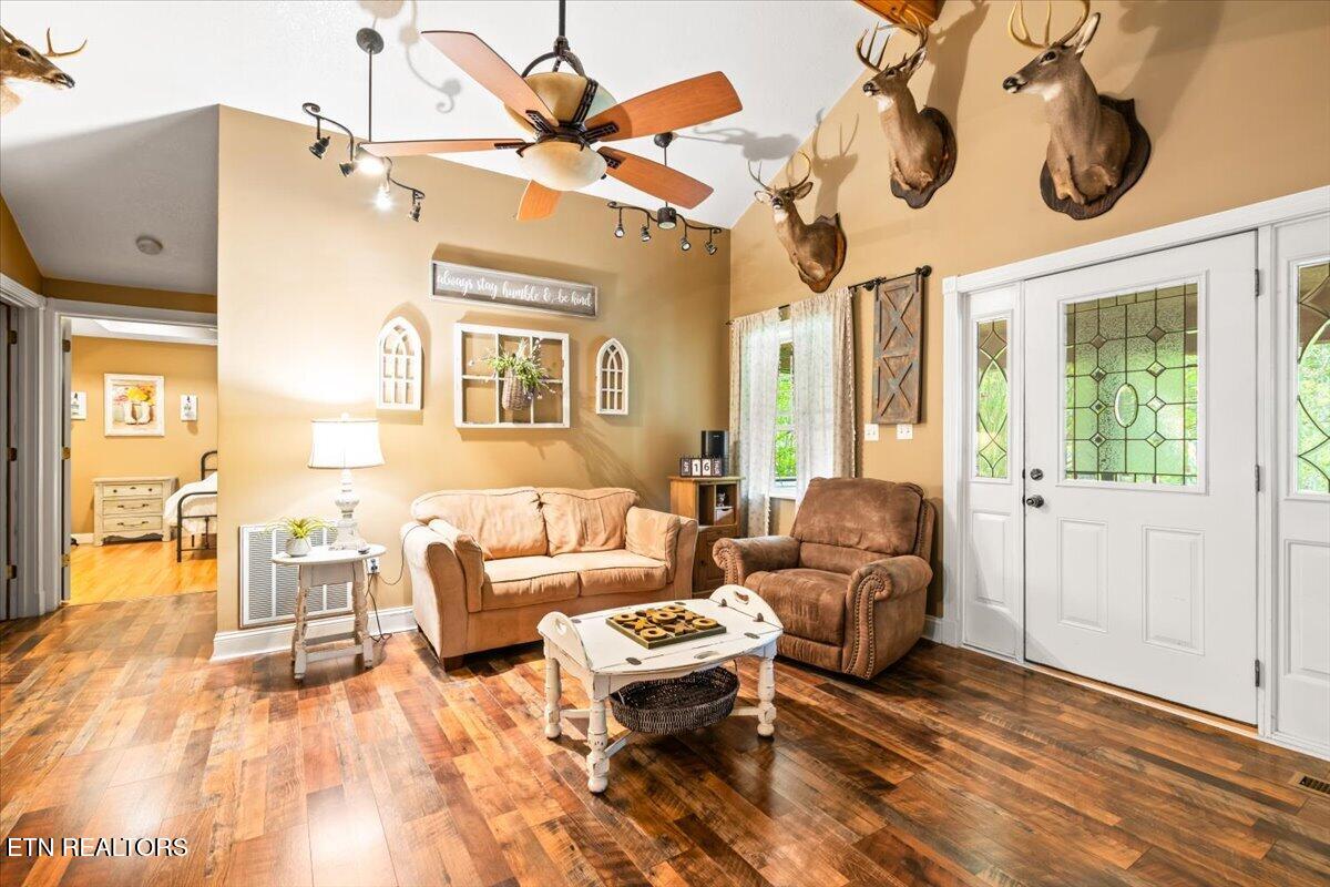 951 Knoxville Hollow Road Lafollette TN 37766