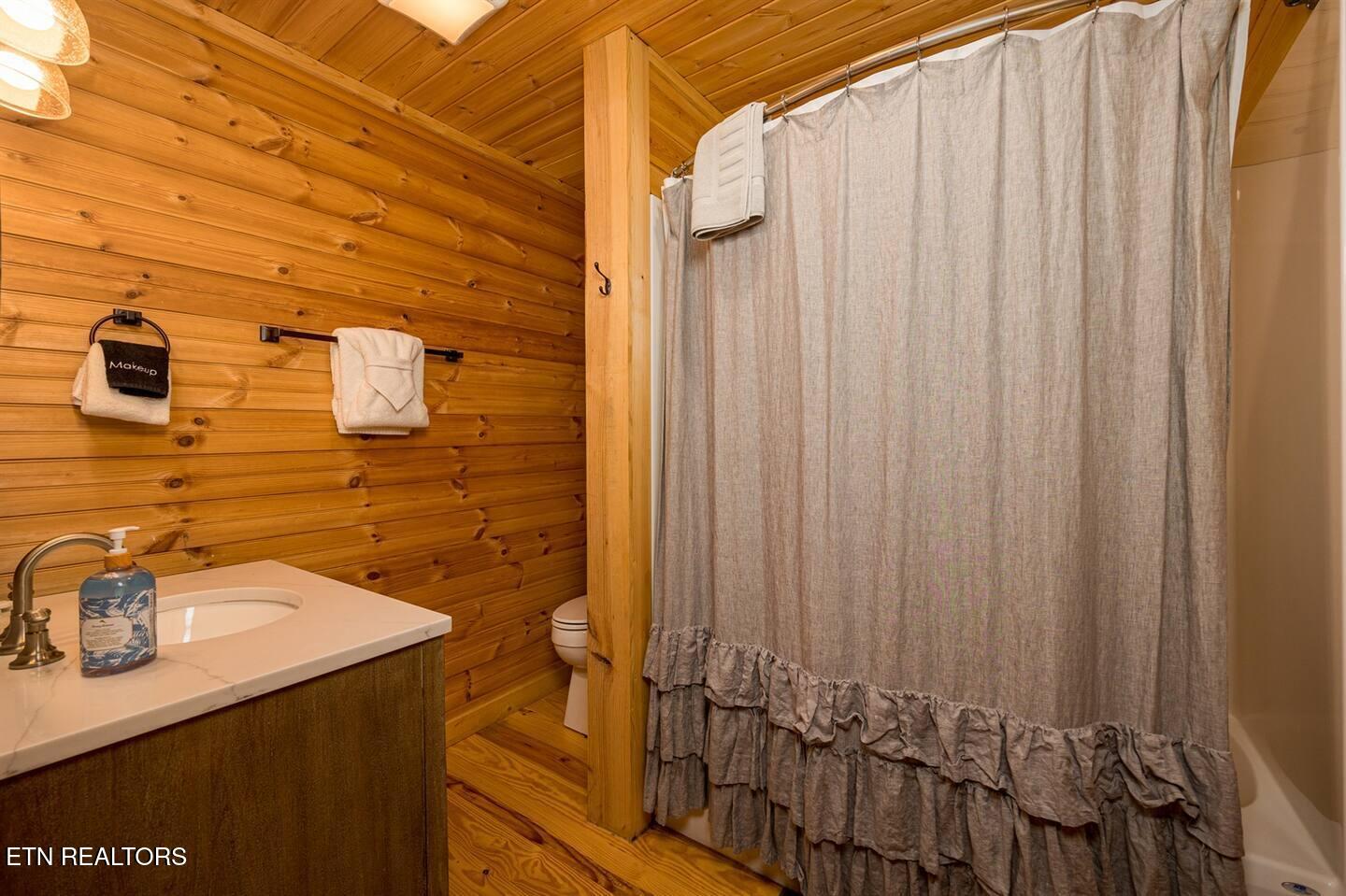 1218 N Baden Drive Gatlinburg TN 37738