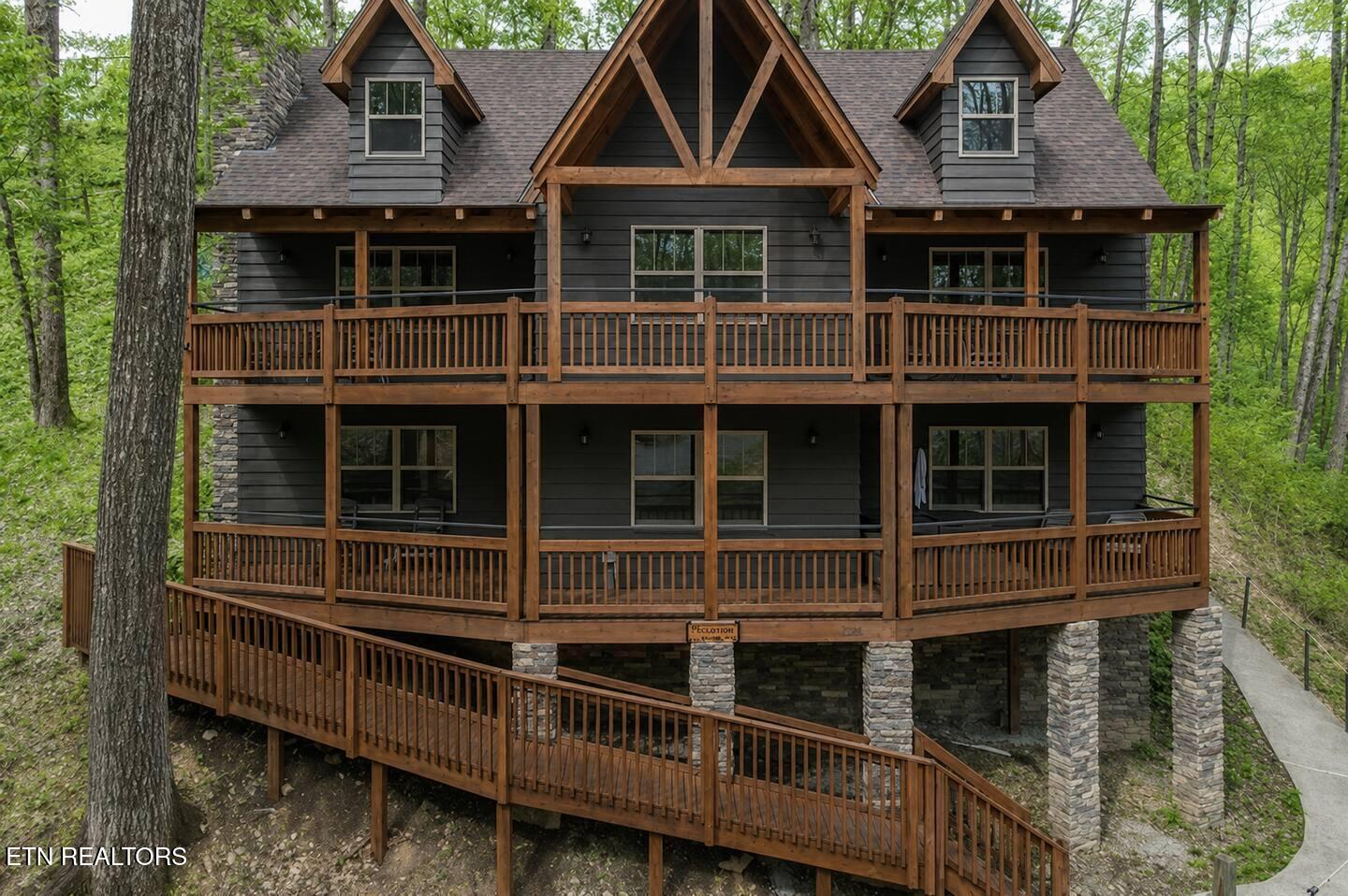 1218 N Baden Drive Gatlinburg TN 37738