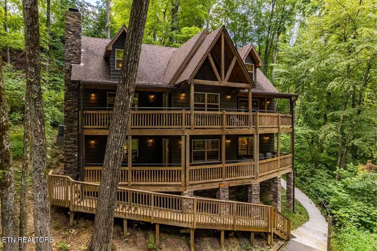 1218 N Baden Drive Gatlinburg TN 37738