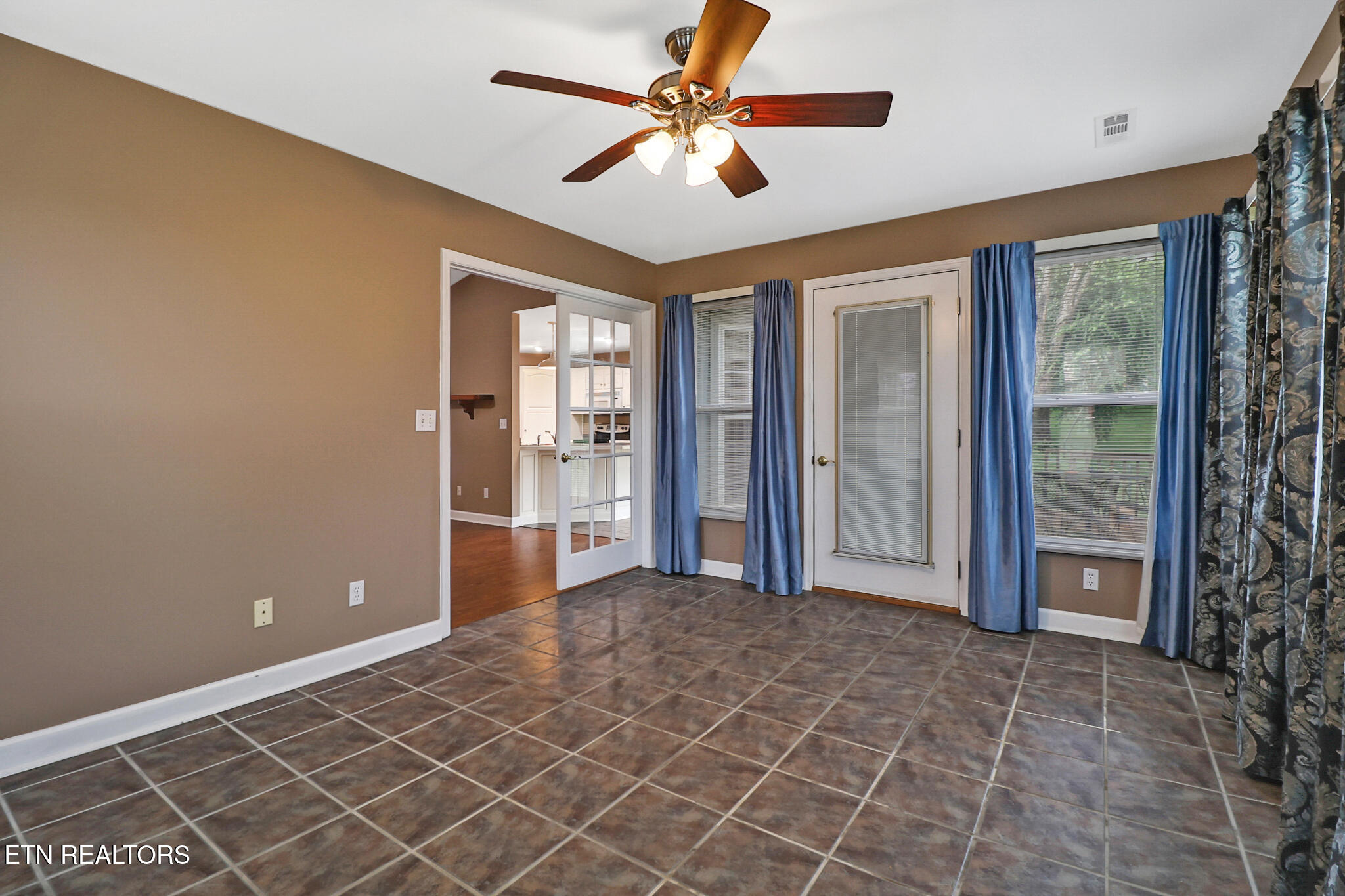 122 Twin Oaks Drive Rockwood TN 37854