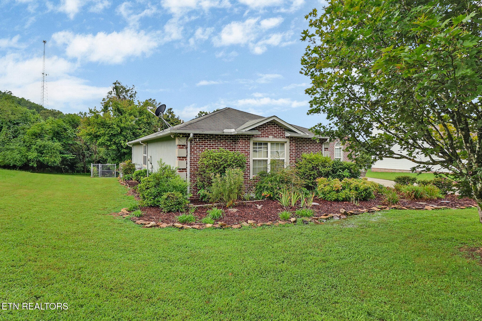122 Twin Oaks Drive Rockwood TN 37854