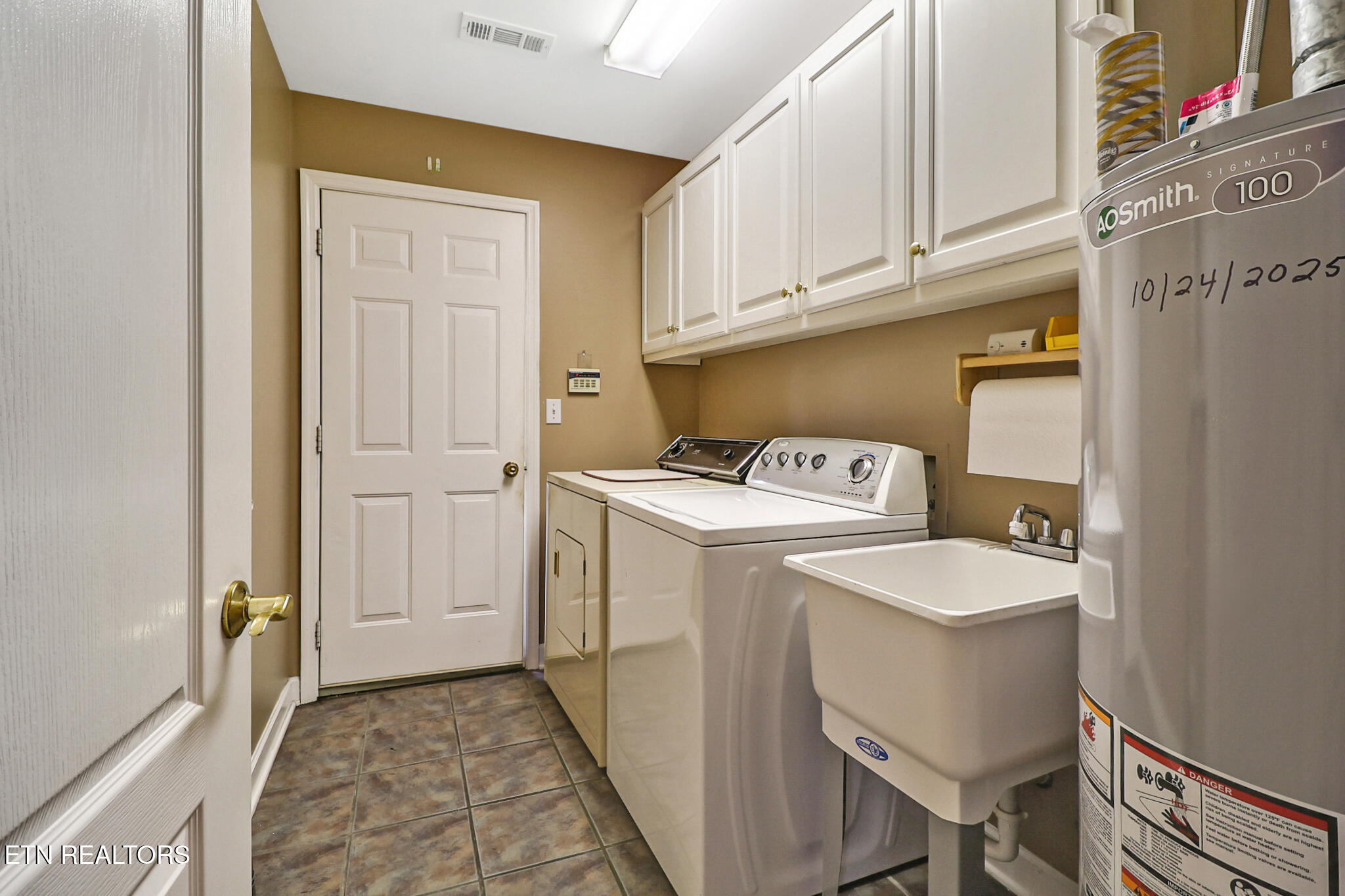 122 Twin Oaks Drive Rockwood TN 37854
