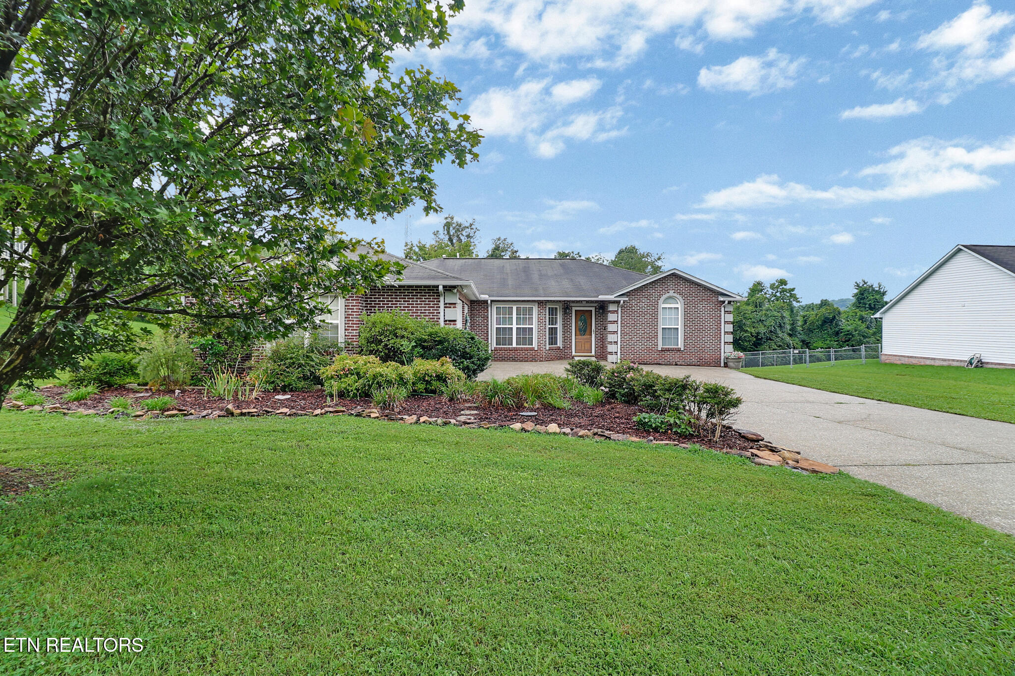 122 Twin Oaks Drive Rockwood TN 37854