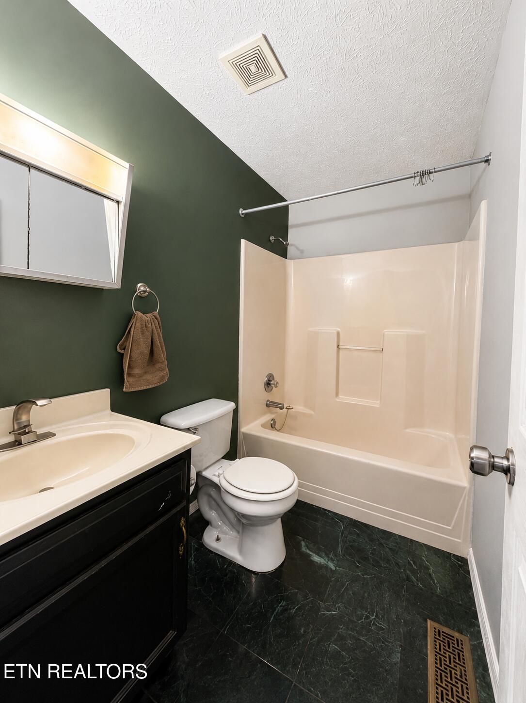 1820 Peaceful Way Sevierville TN 37876