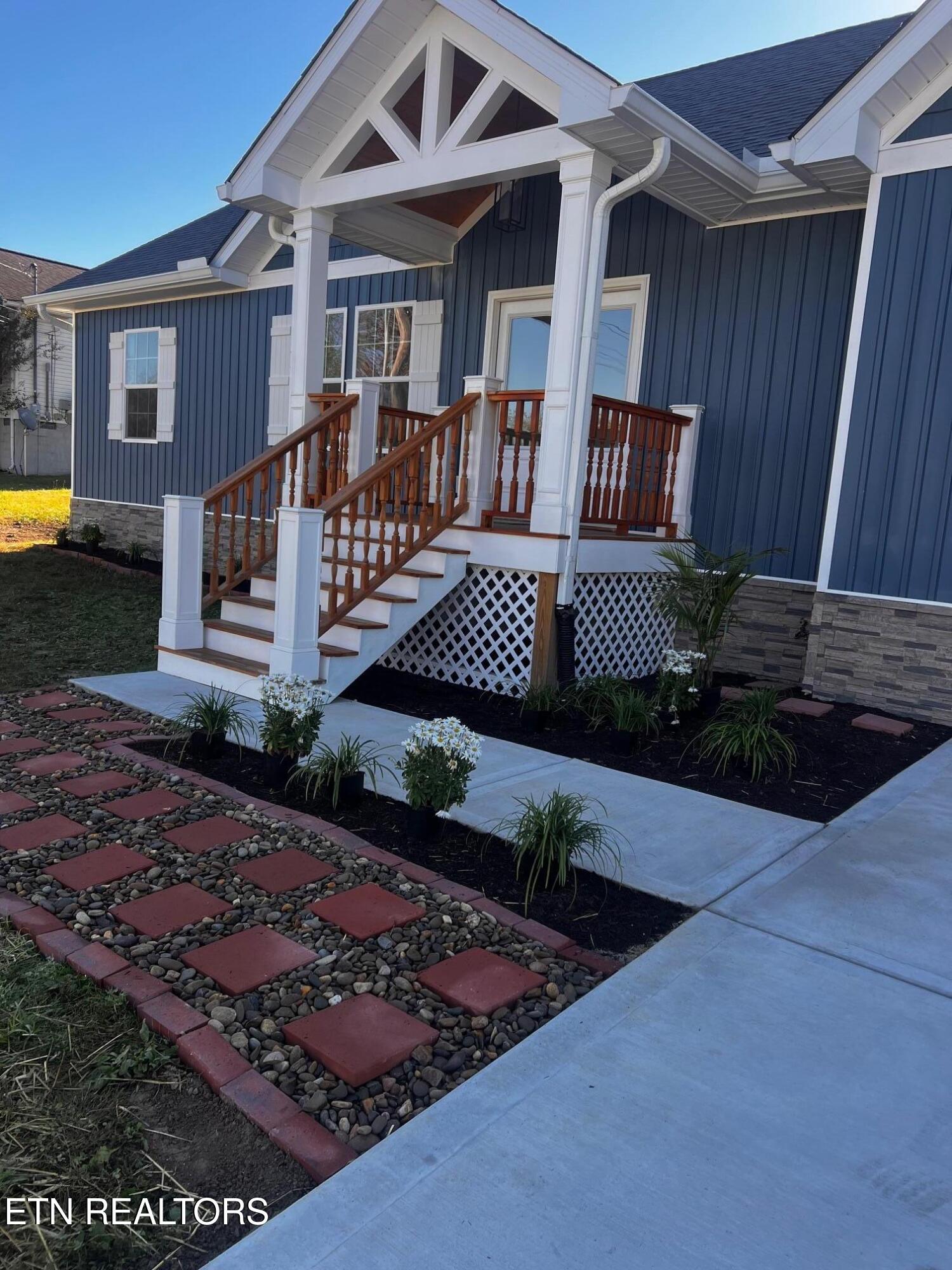 180 Clover Circle Jacksboro TN 37757