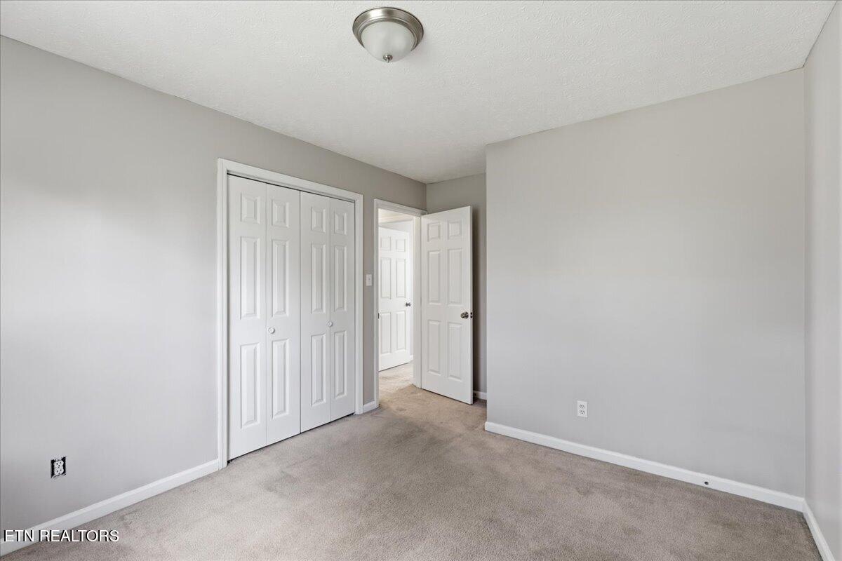 2004 Knoll Tree Drive Knoxville TN 37932