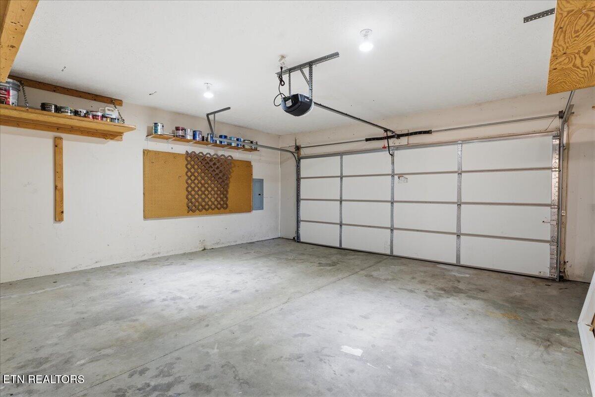 2004 Knoll Tree Drive Knoxville TN 37932