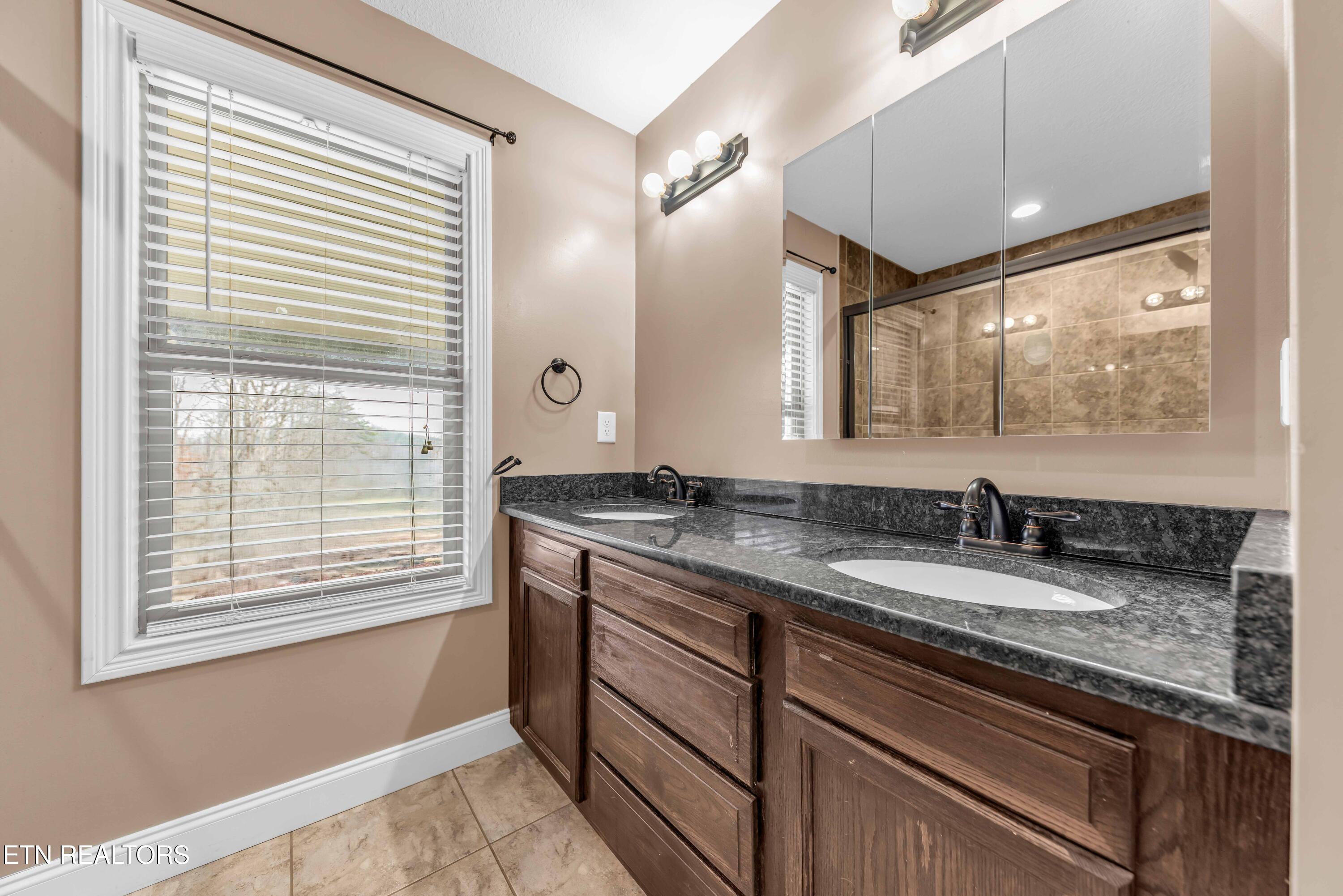 810 Mannis Road Madisonville TN 37354