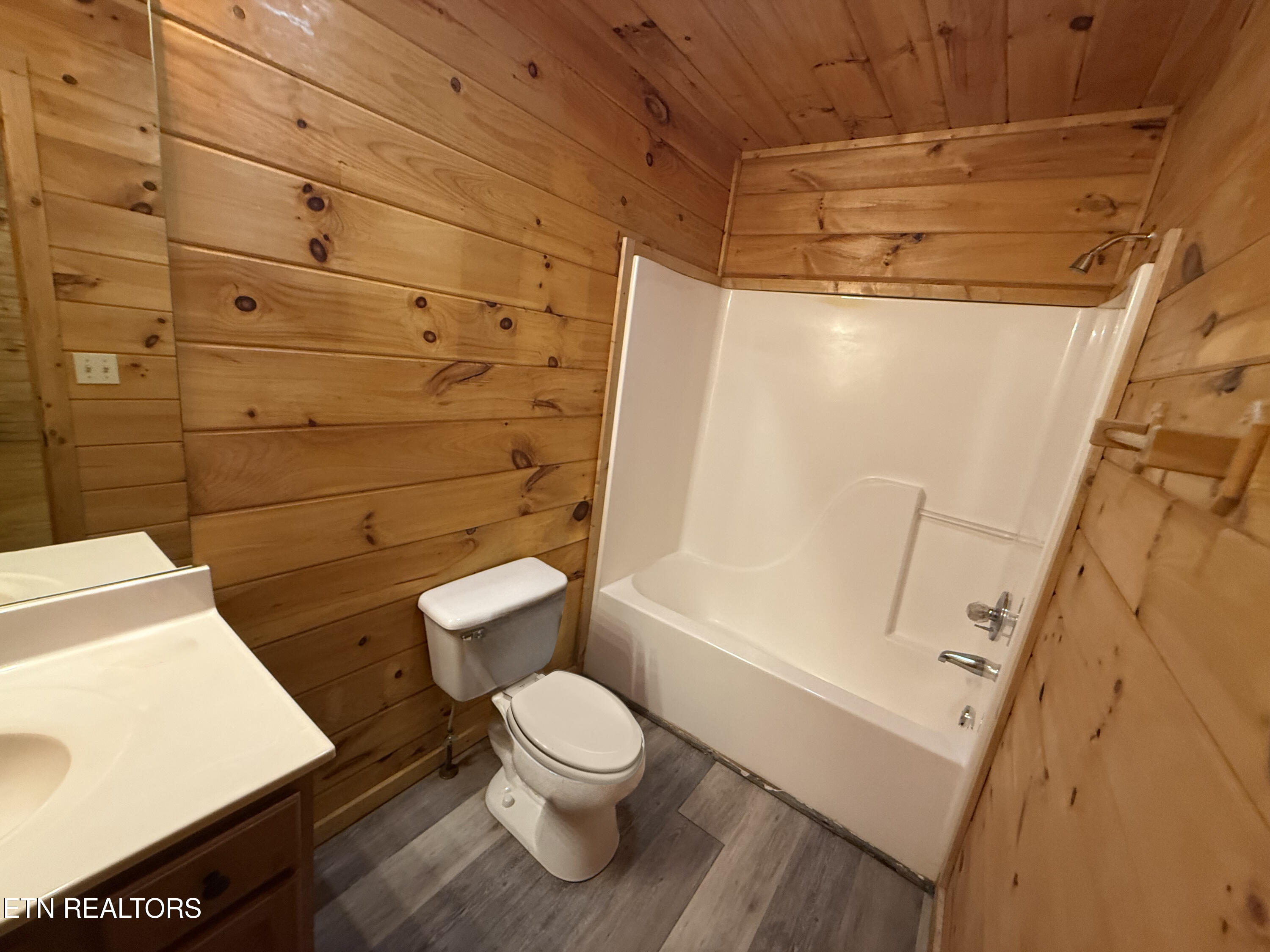2036 Ridge Road Pigeon Forge TN 37863