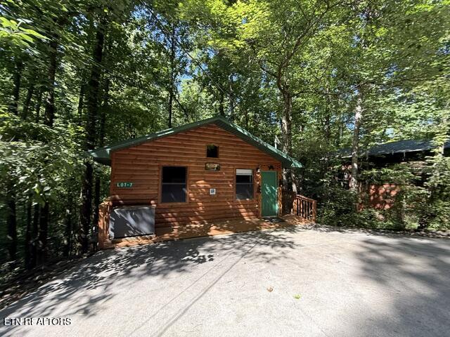 2036 Ridge Road Pigeon Forge TN 37863