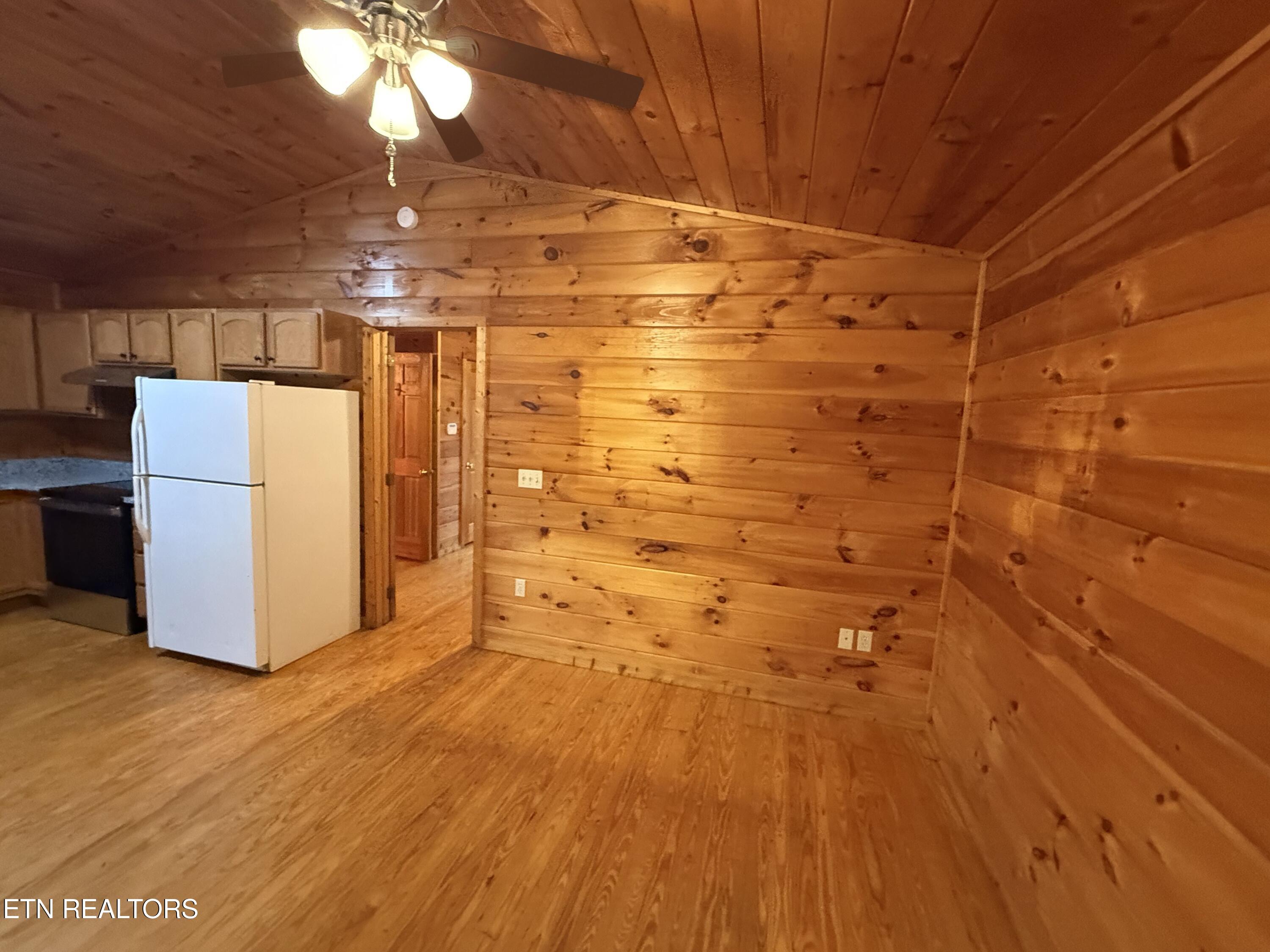 2036 Ridge Road Pigeon Forge TN 37863