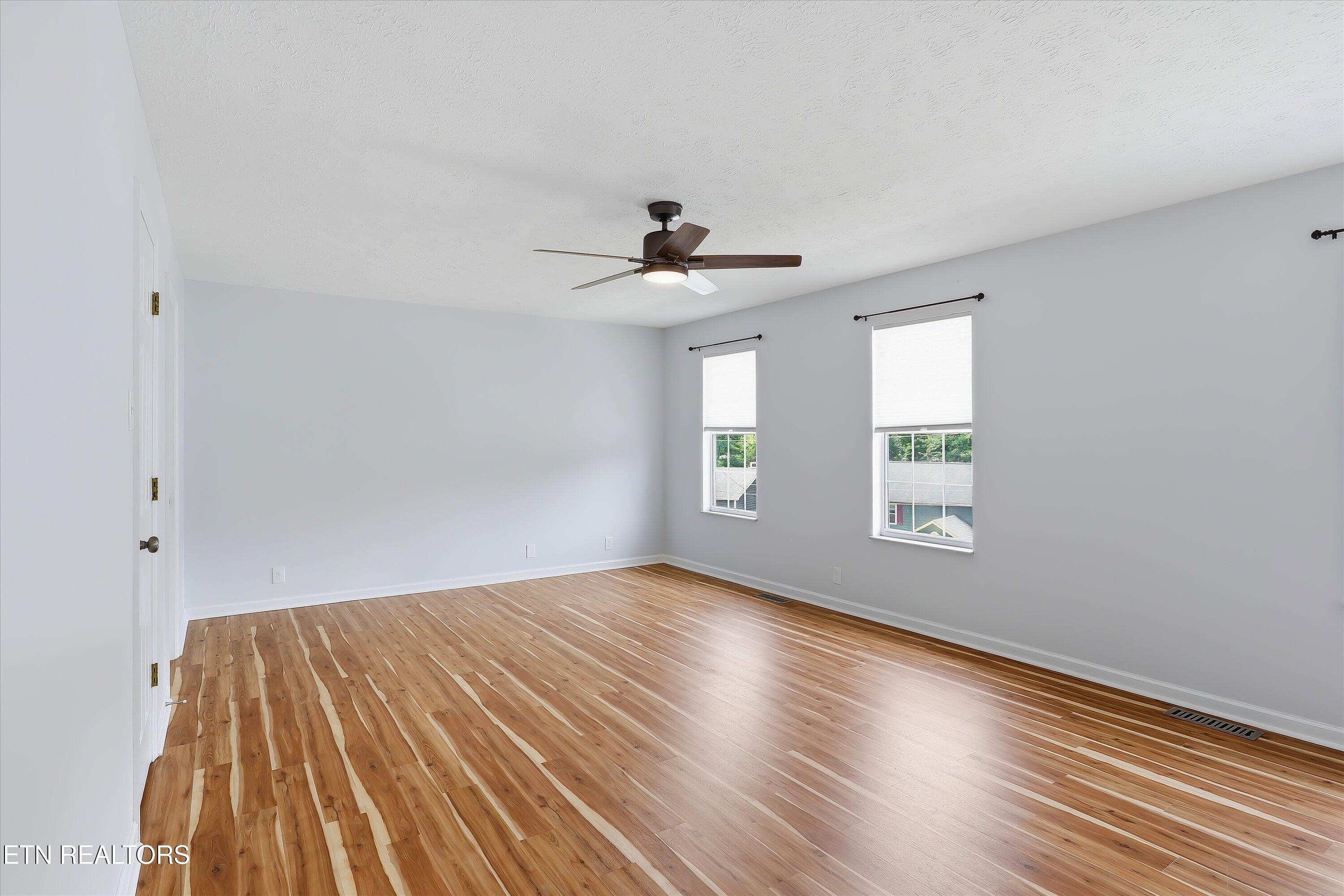 1109 Harbour Shore Drive Knoxville TN 37934