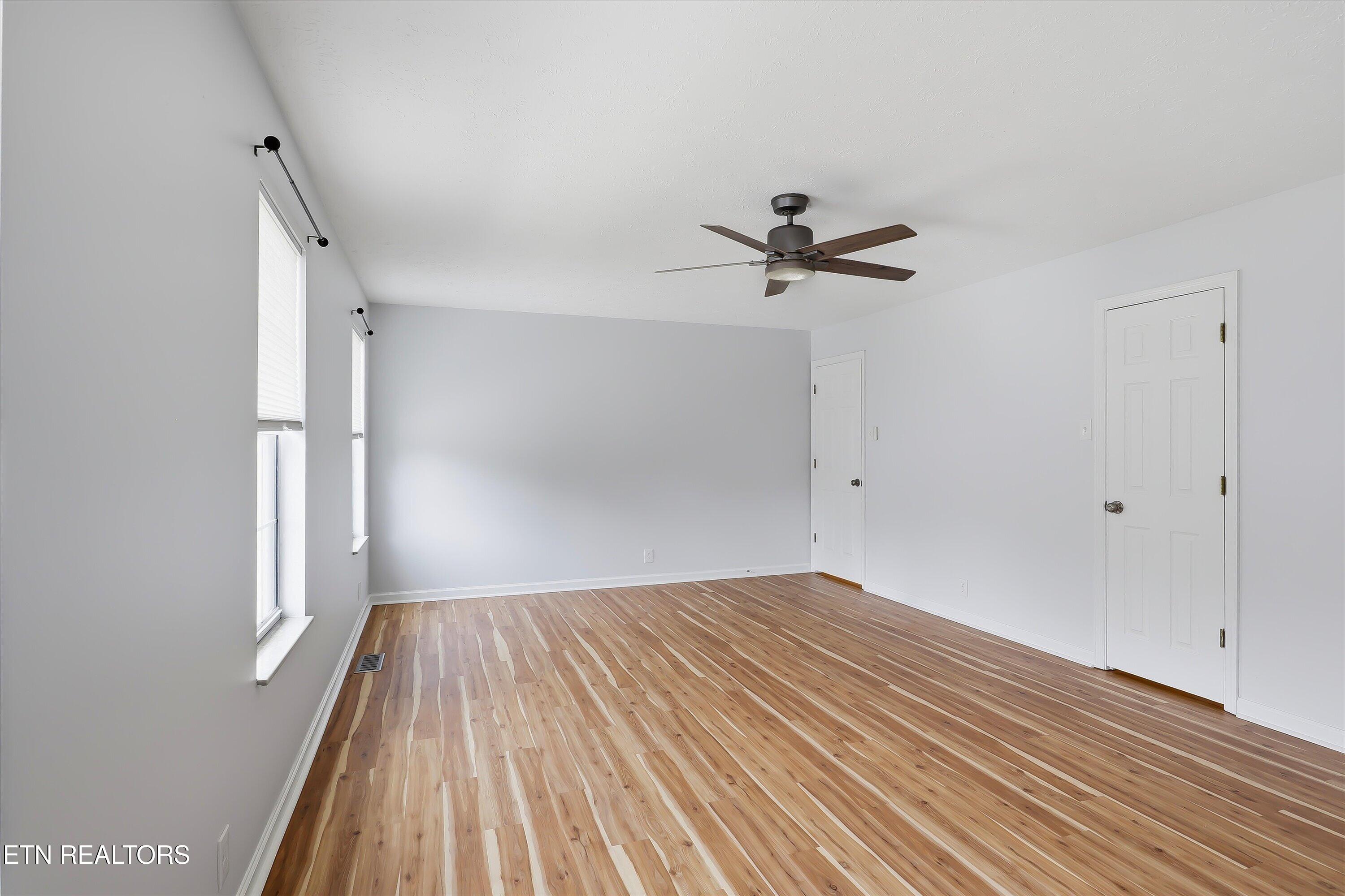 1109 Harbour Shore Drive Knoxville TN 37934