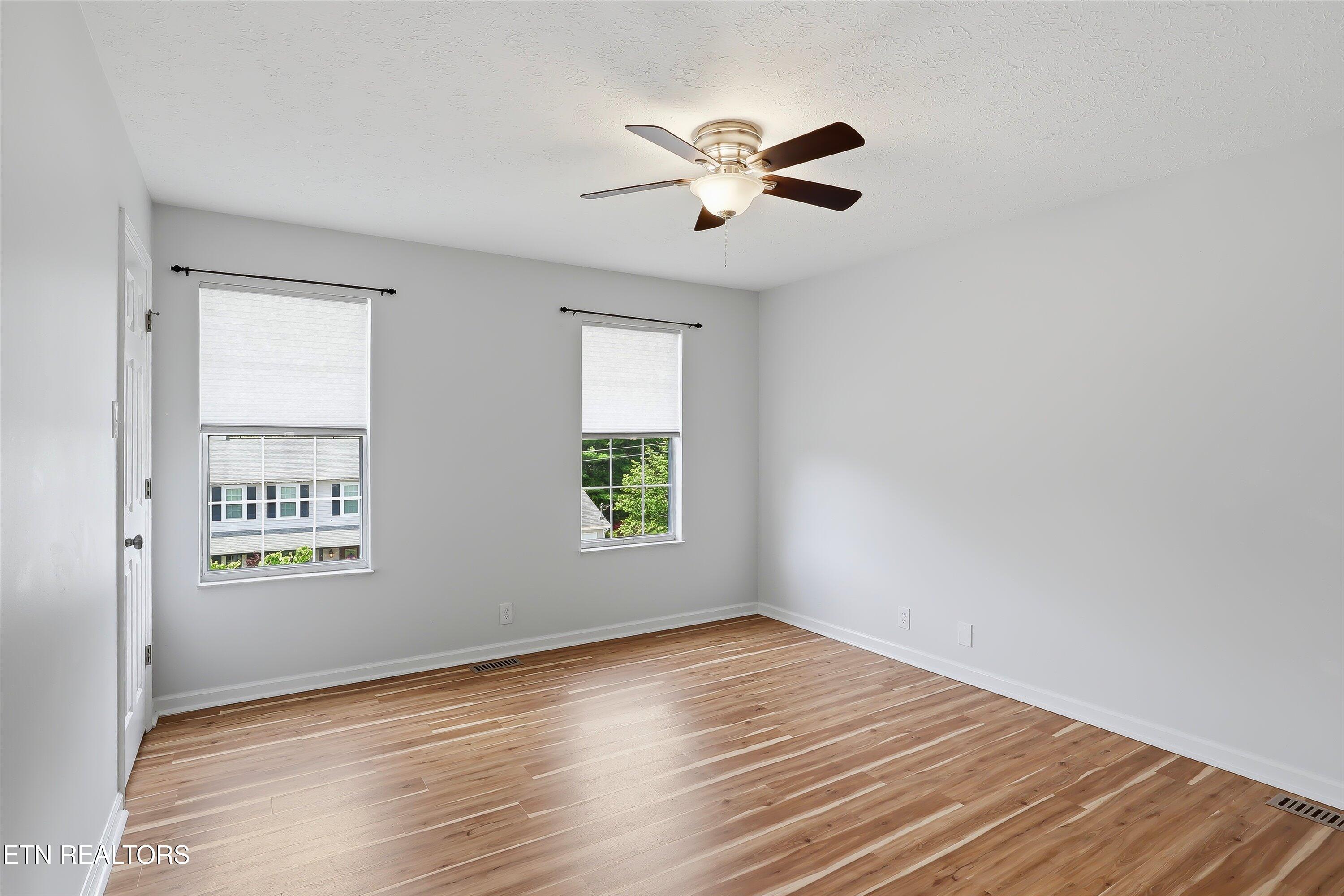 1109 Harbour Shore Drive Knoxville TN 37934