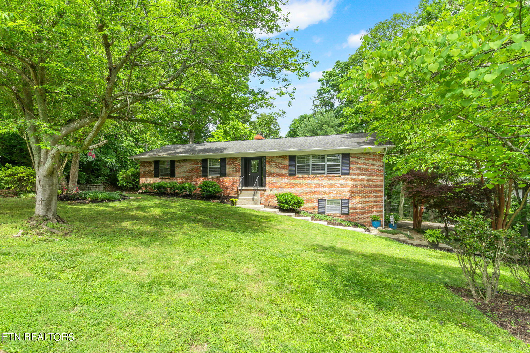 1112 Burning Trail Knoxville TN 37909