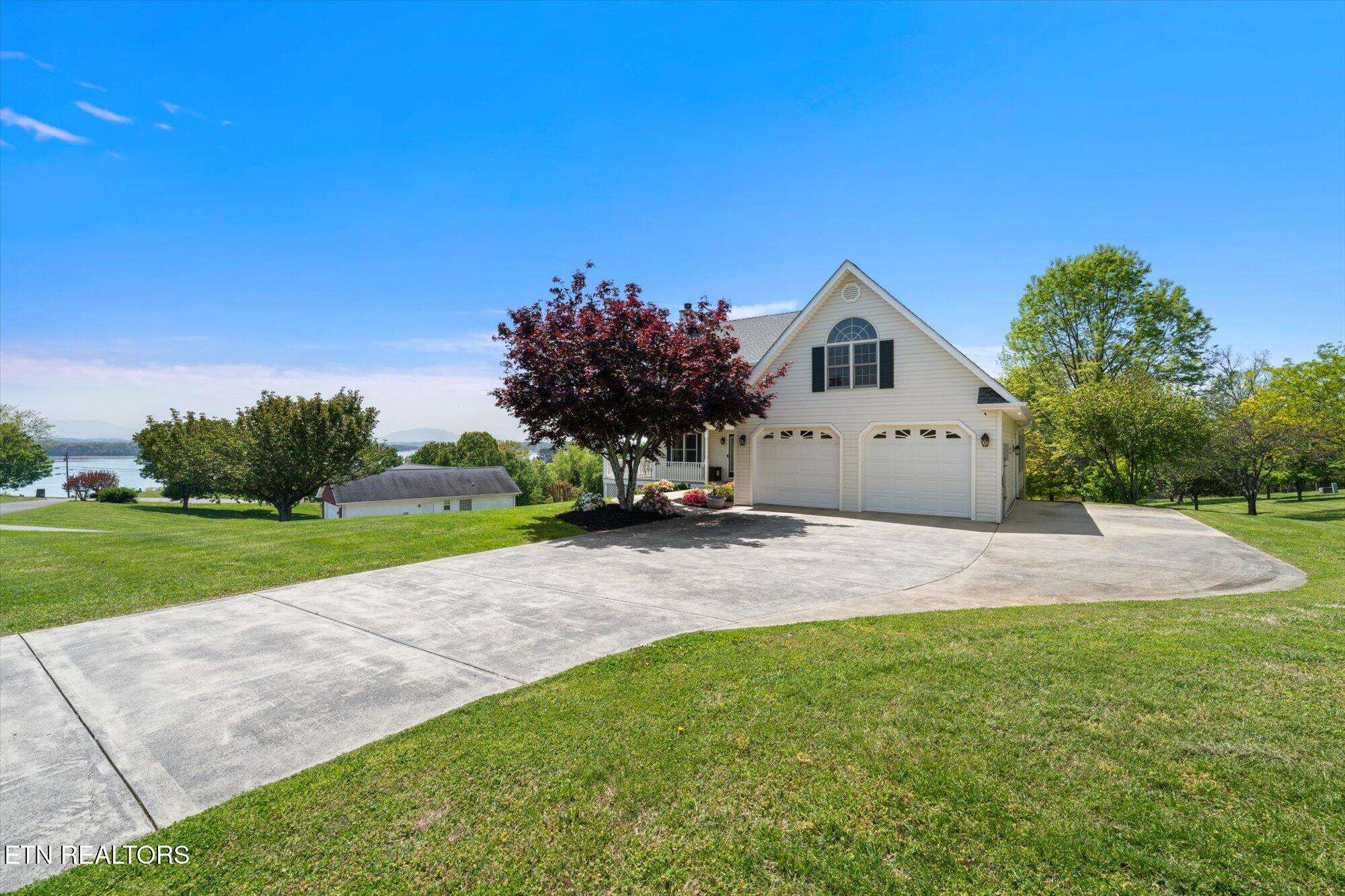 825 Pinnacle Drive Dandridge TN 37725