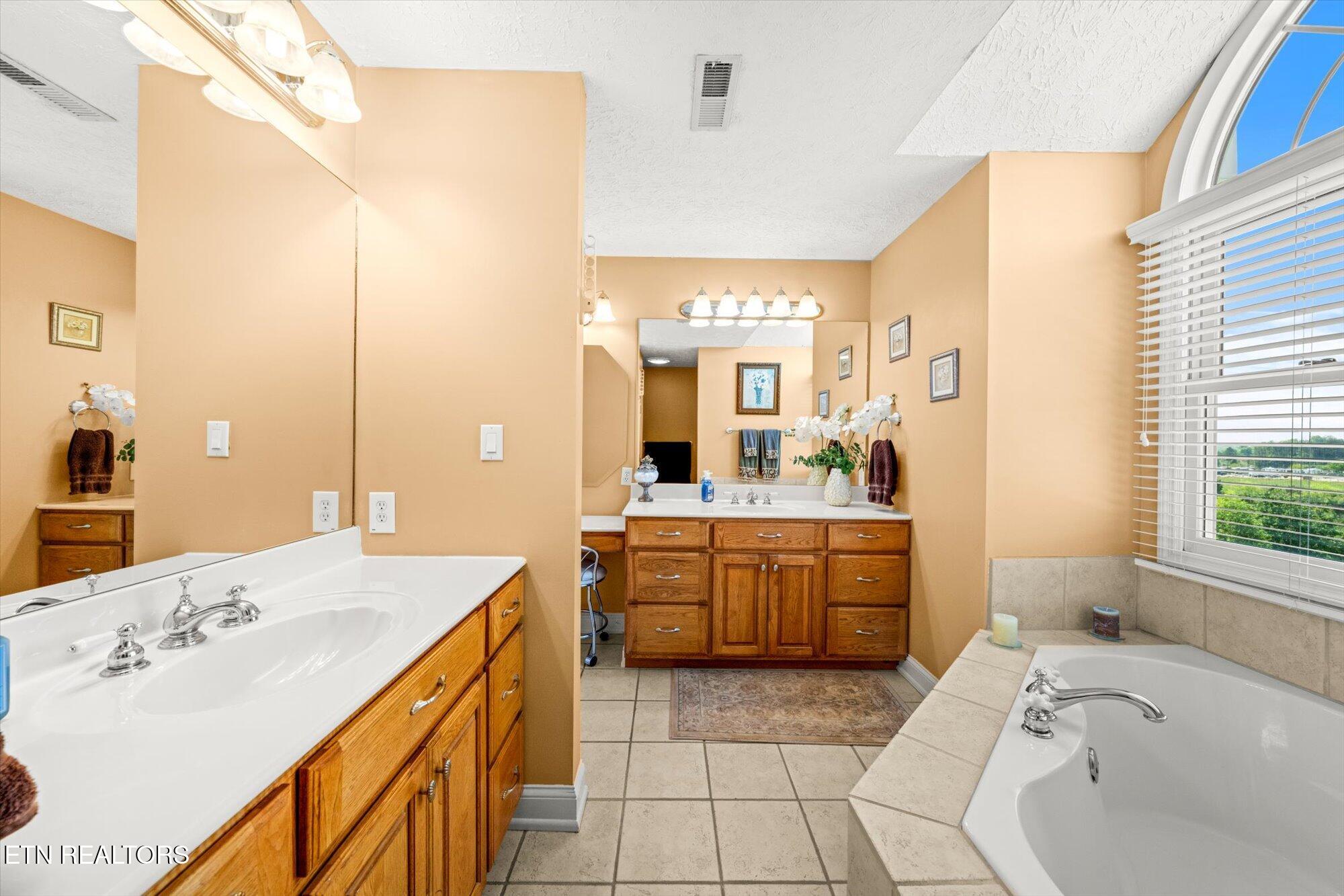 825 Pinnacle Drive Dandridge TN 37725