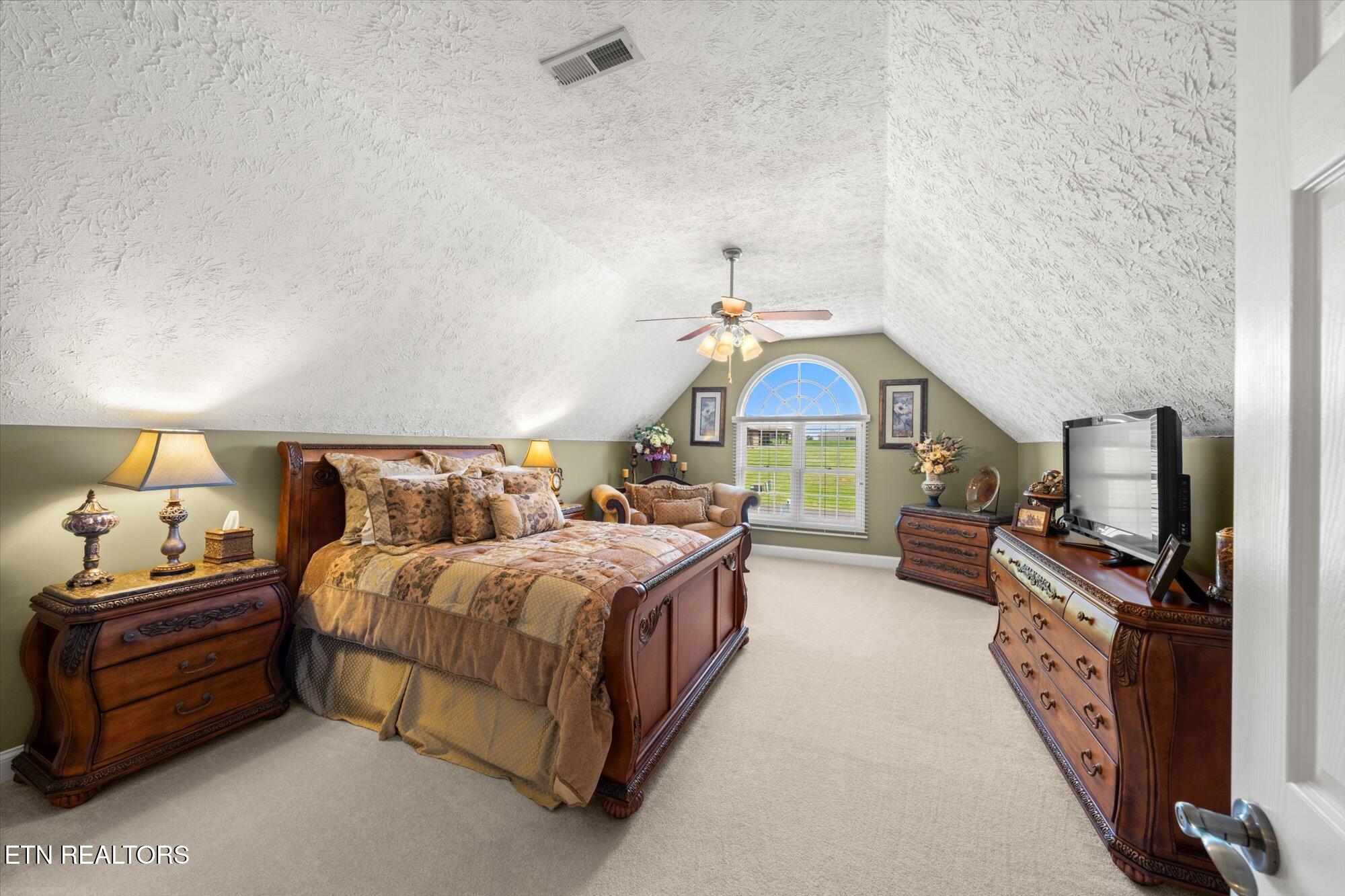 825 Pinnacle Drive Dandridge TN 37725